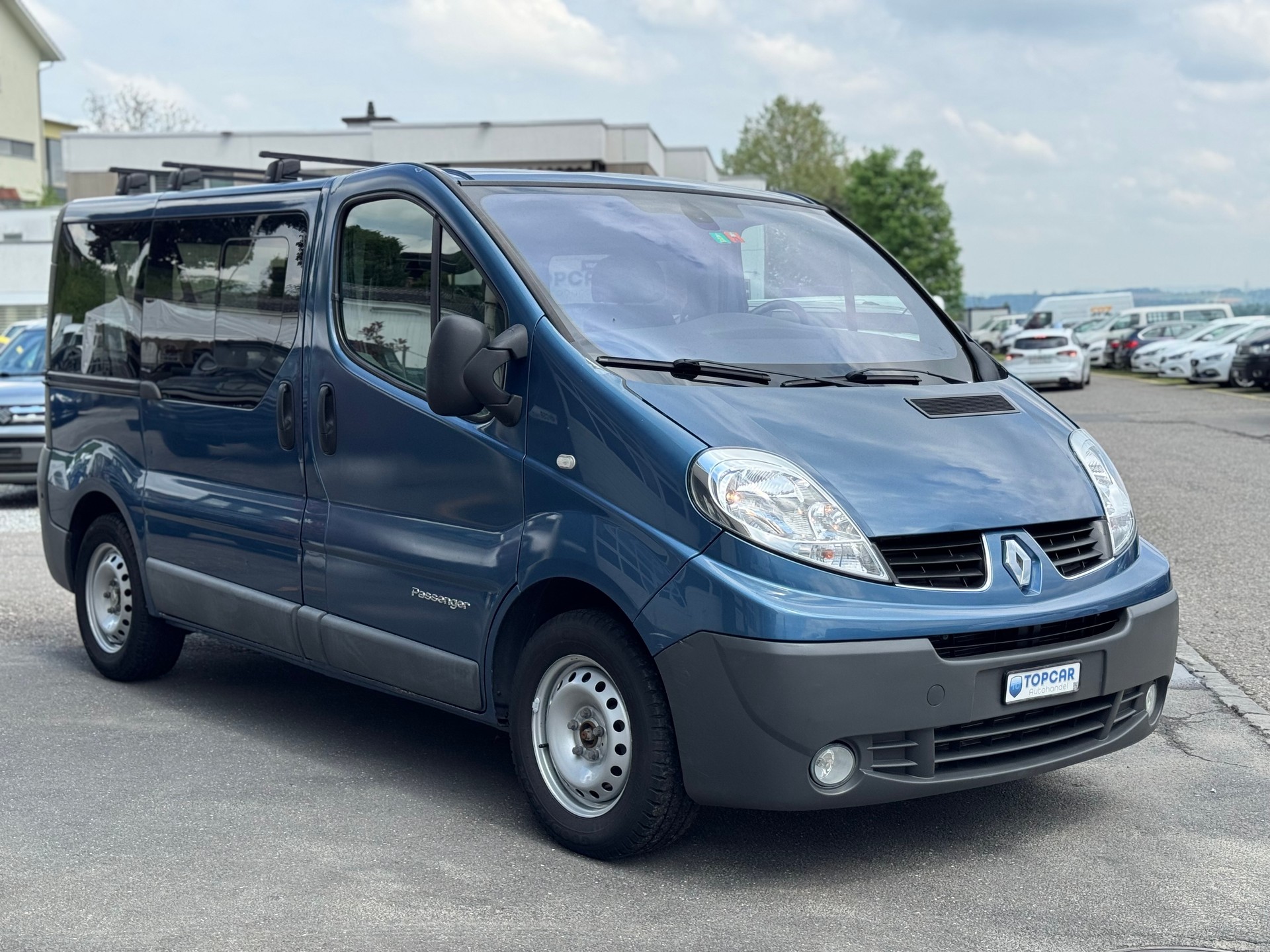 RENAULT Trafic 2.5 dCi L1H1 Passenger Authentique-image-3