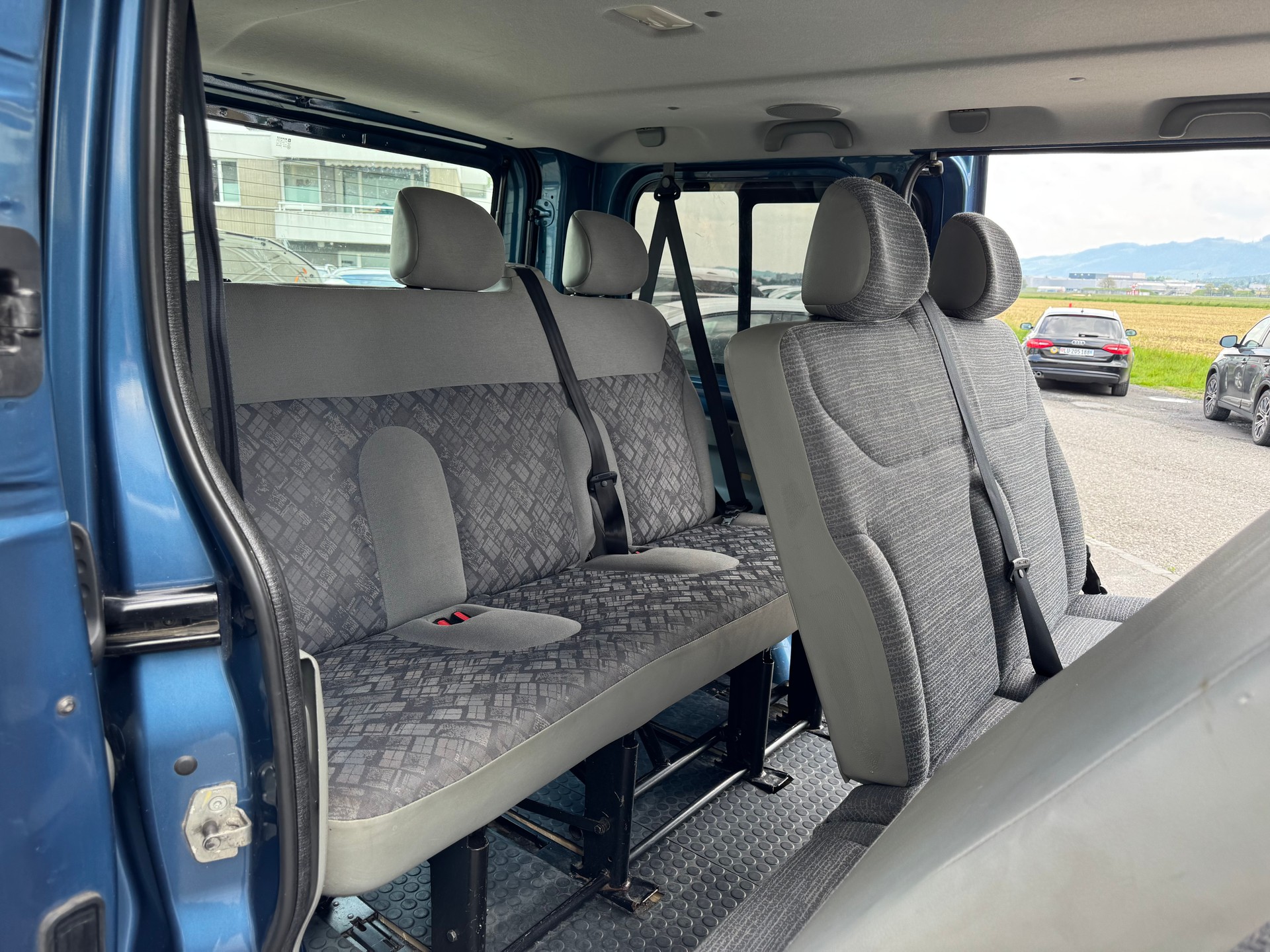 RENAULT Trafic 2.5 dCi L1H1 Passenger Authentique-image-8