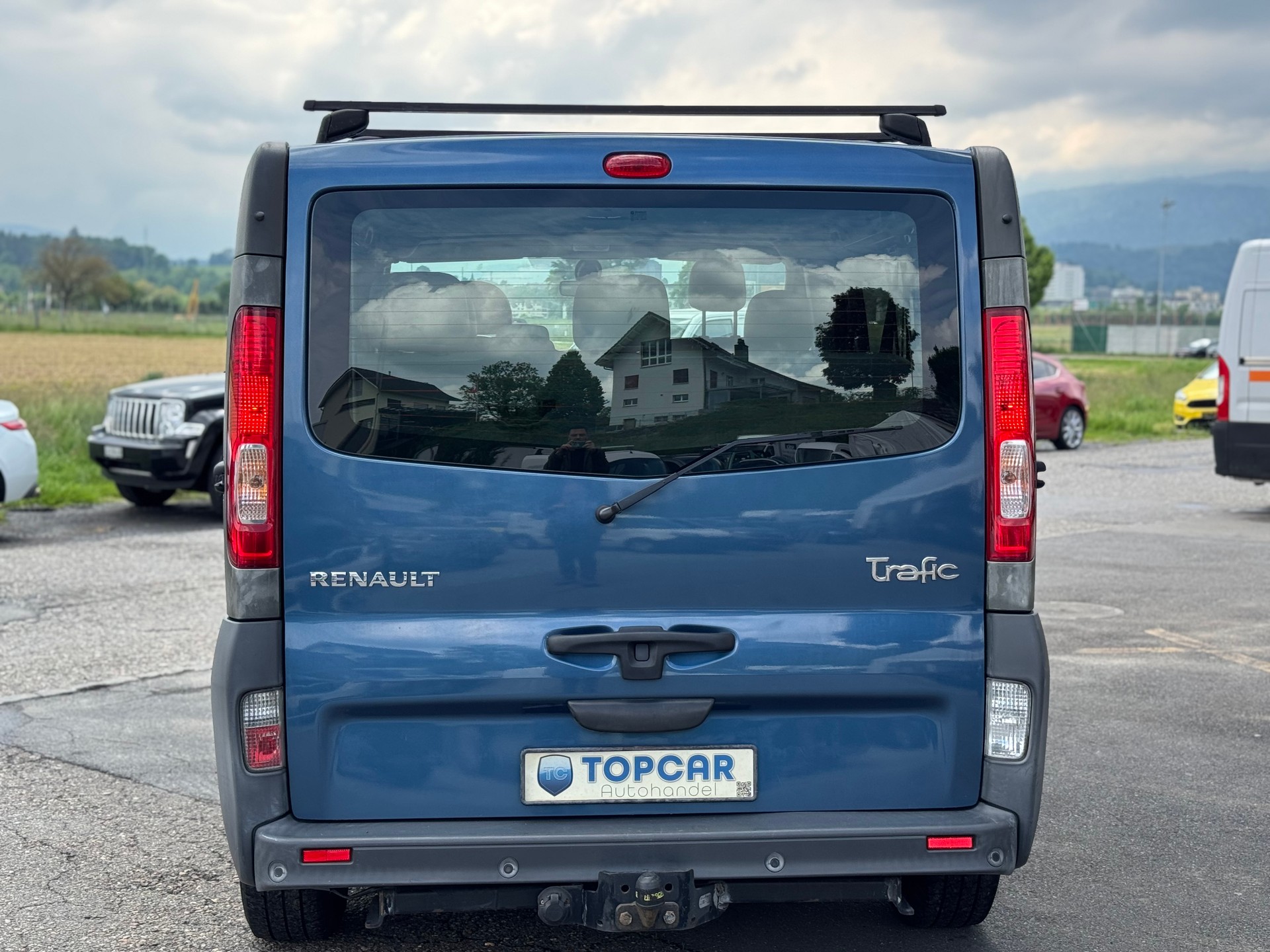 RENAULT Trafic 2.5 dCi L1H1 Passenger Authentique-image-4