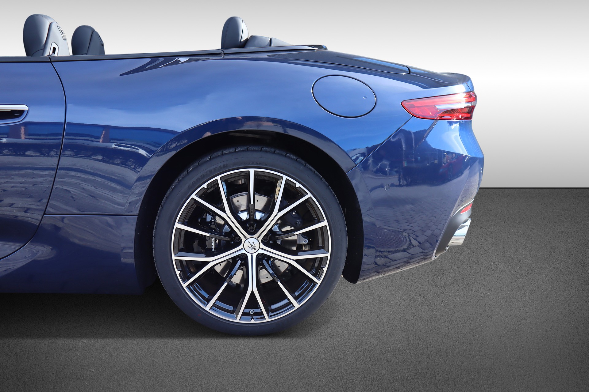 MASERATI GranCabrio Modena-image-8