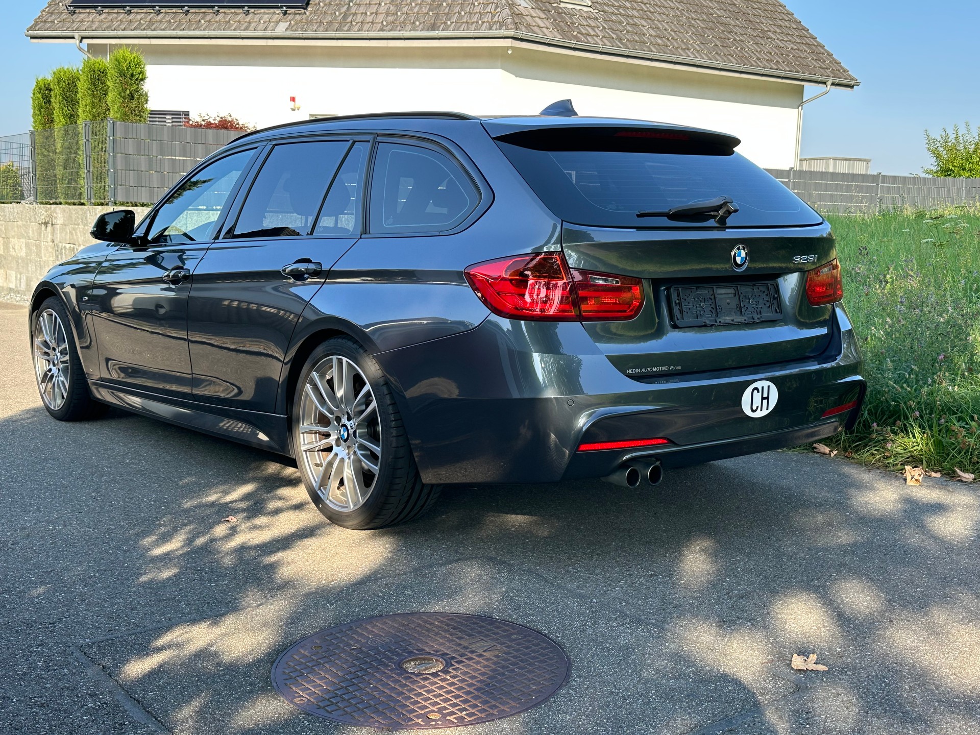 BMW 328i Touring Steptronic M-Sport Line-image-1