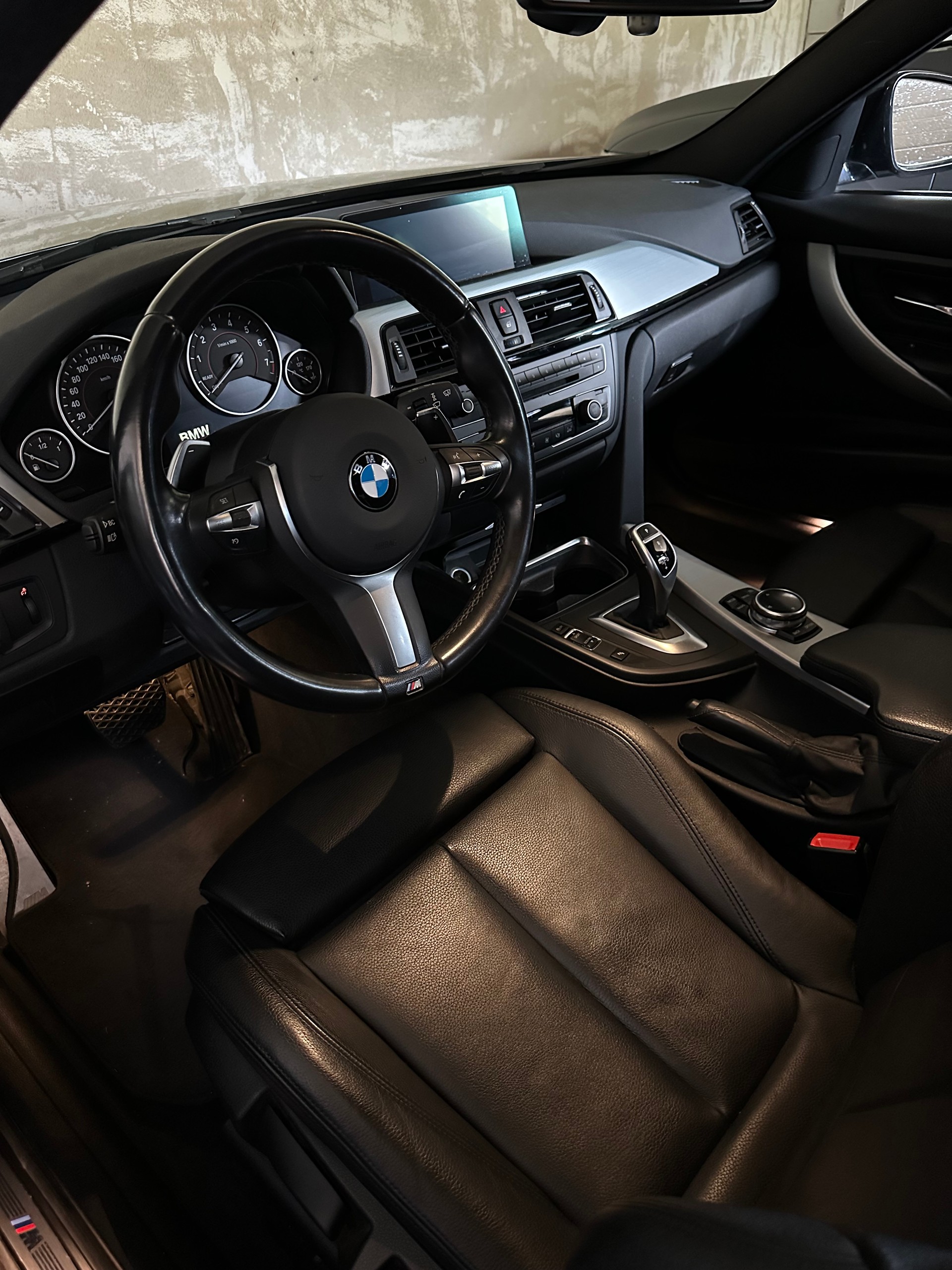 BMW 328i Touring Steptronic M-Sport Line-image-11