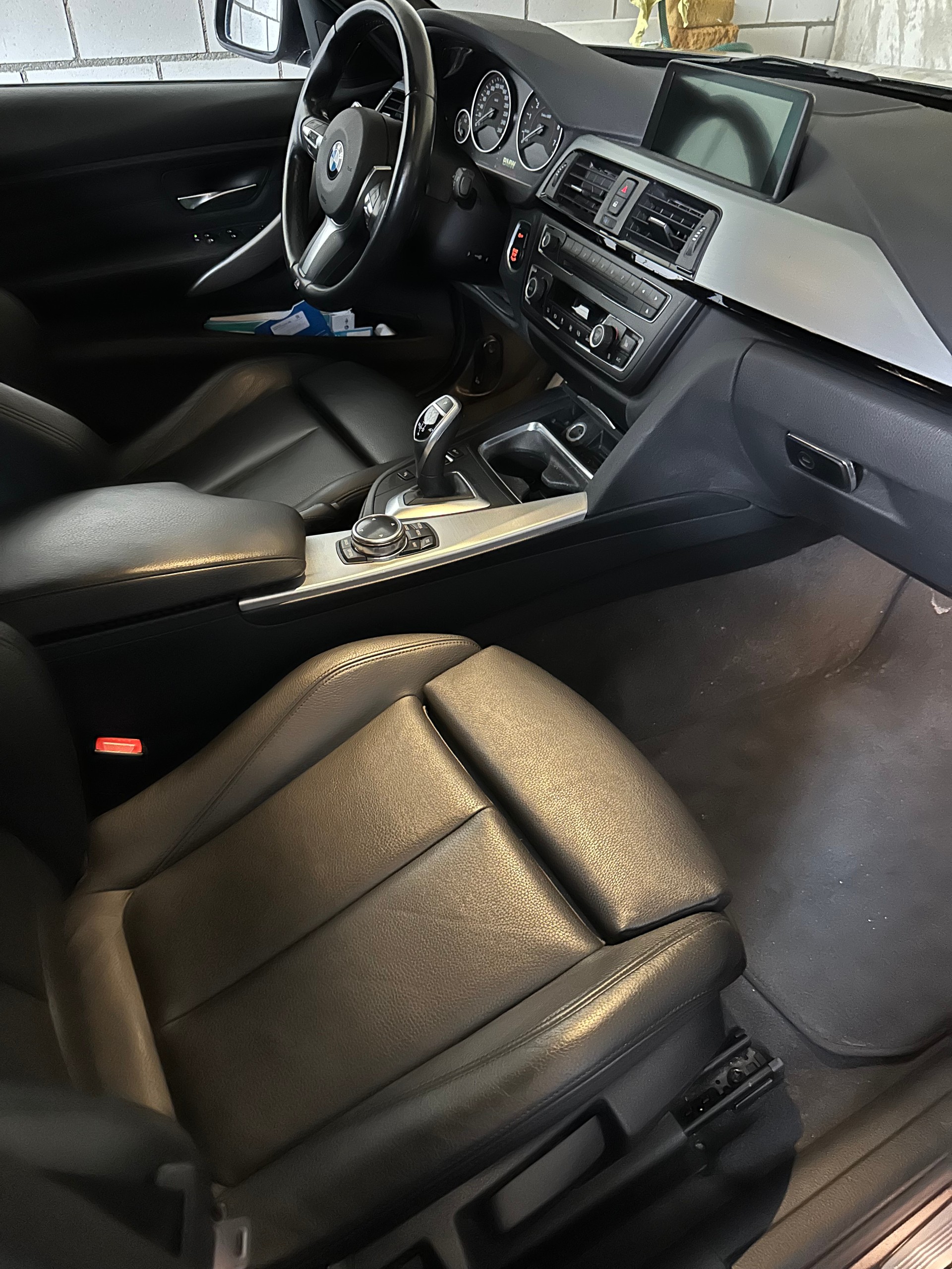 BMW 328i Touring Steptronic M-Sport Line-image-13
