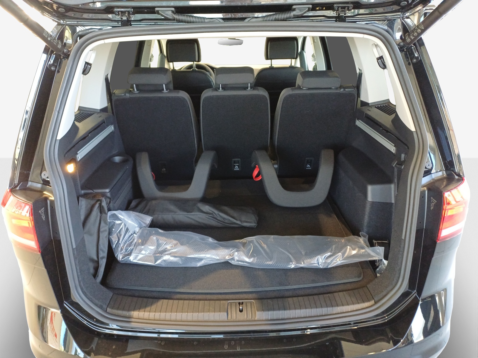 VW Touran 2.0 TDI BlueMotion Technology Comfortline DSG-image-12