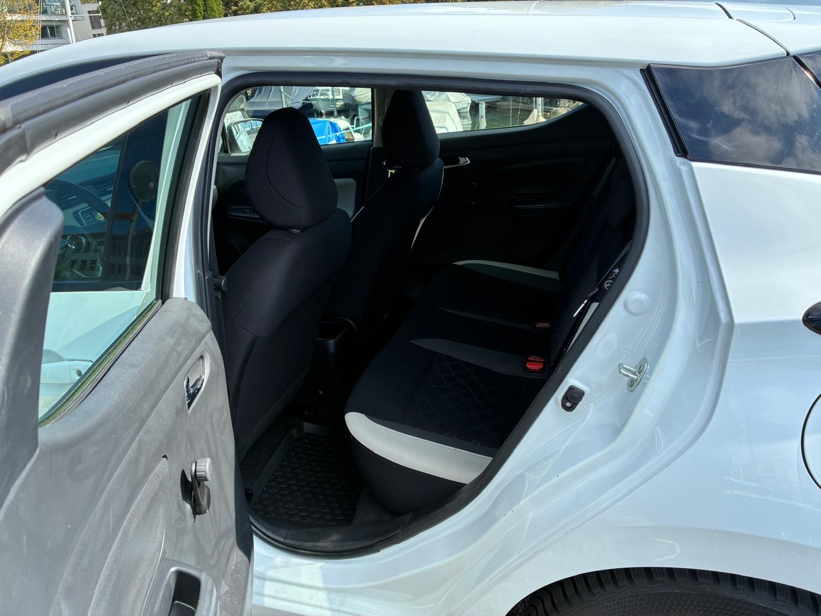 NISSAN Micra 1.5 dCi visia+-image-9