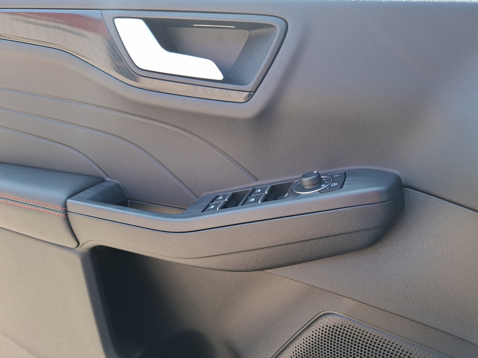 FORD Kuga 2.5 Hybrid ST-Line 4x4-image-5