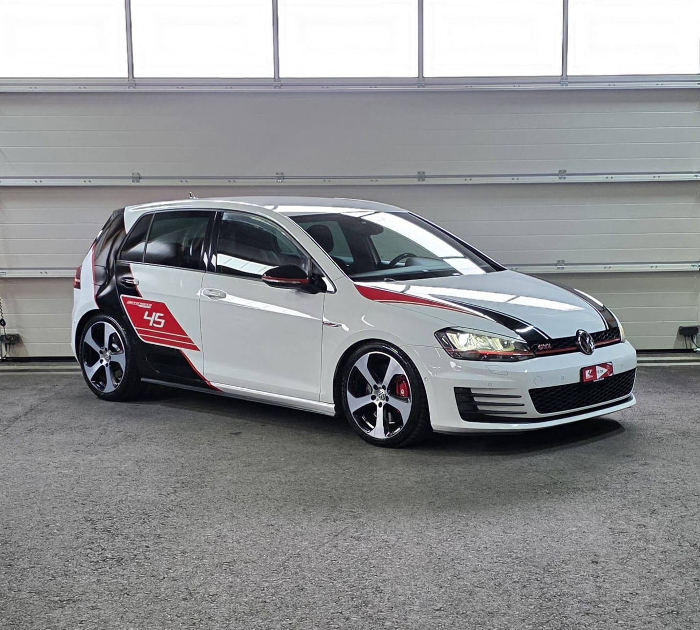 VW Golf 2.0 TSI GTI Performance Limited Edition *45 of 100* DSG **Ab Werk 275 PS** Frisch ab MFK: 06.2025** *CH-Fahrzeug*-image-6