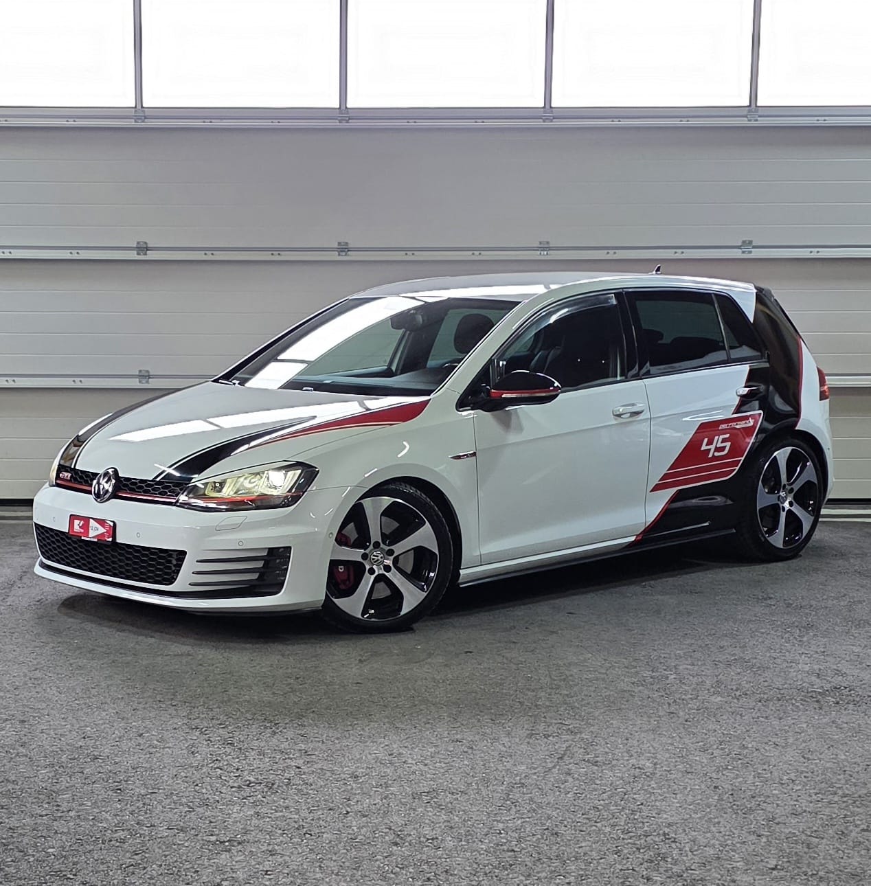 VW Golf 2.0 TSI GTI Performance Limited Edition *45 of 100* DSG **Ab Werk 275 PS** Frisch ab MFK: 06.2025** *CH-Fahrzeug*-image-0