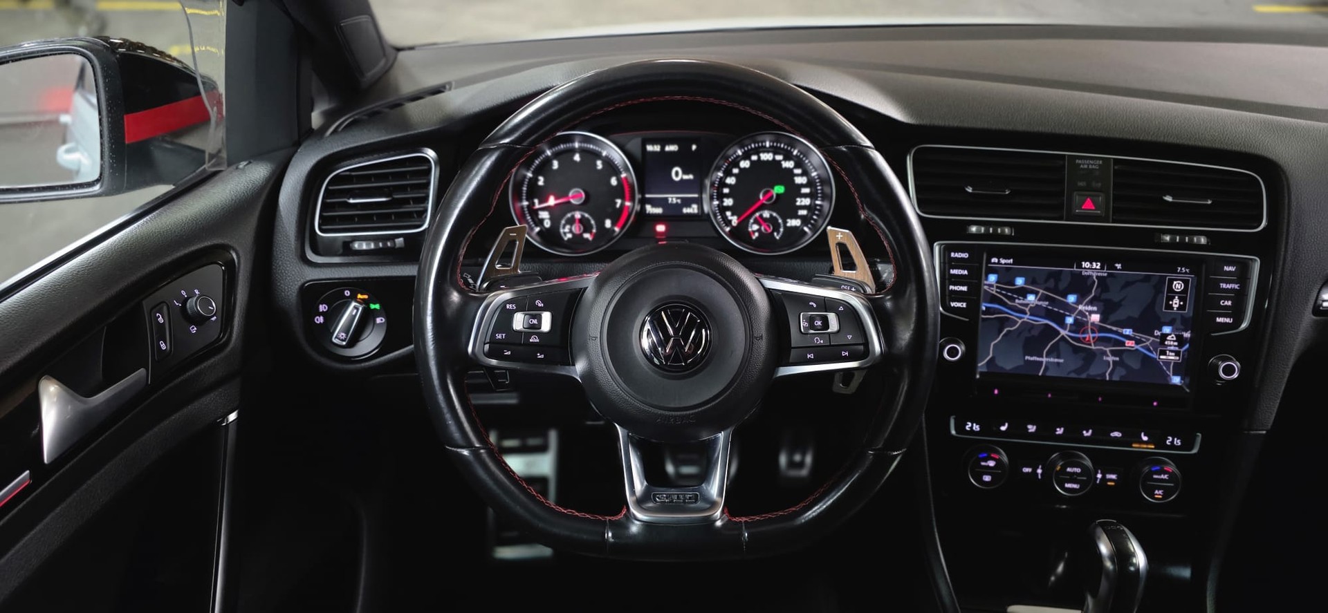 VW Golf 2.0 TSI GTI Performance Limited Edition *45 of 100* DSG **Ab Werk 275 PS** Frisch ab MFK: 06.2025** *CH-Fahrzeug*-image-11
