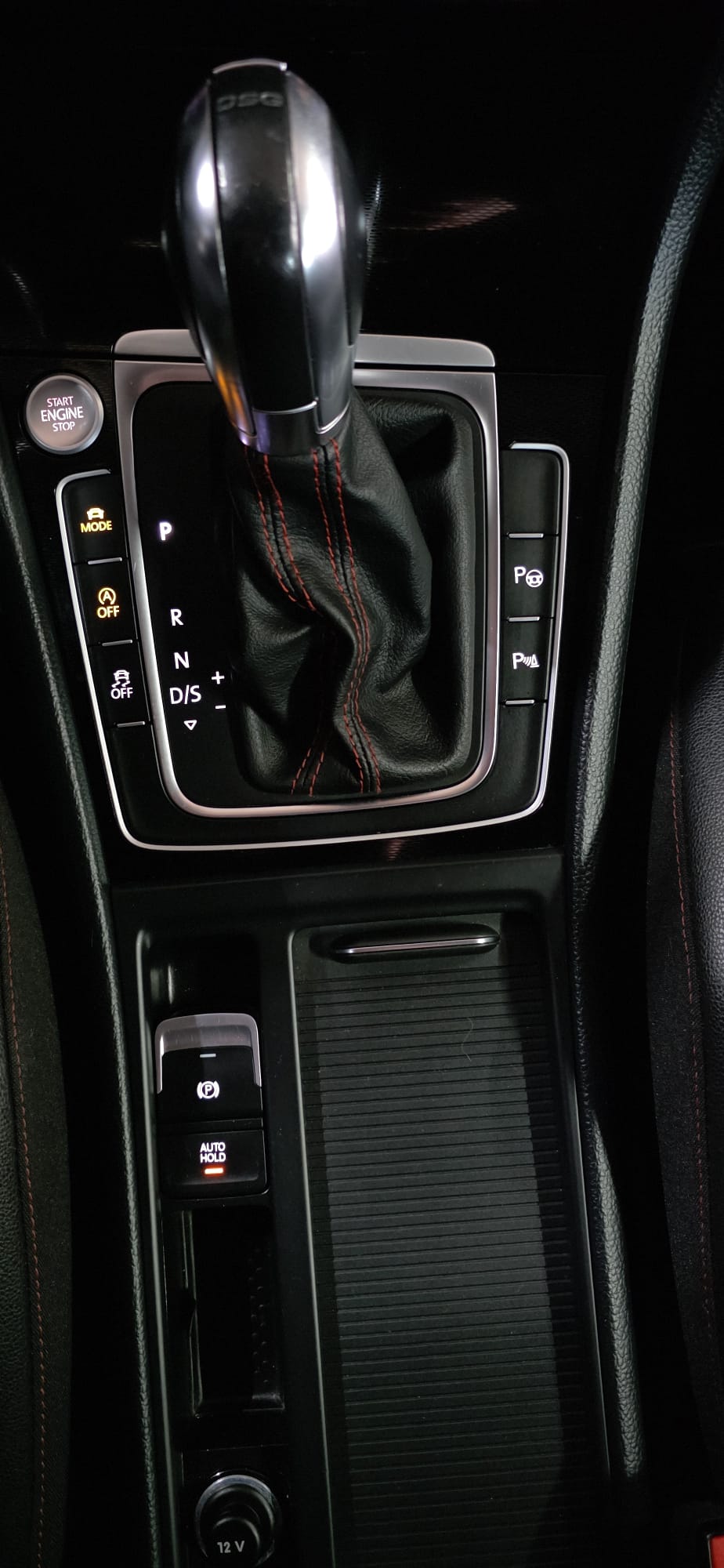 VW Golf 2.0 TSI GTI Performance Limited Edition *45 of 100* DSG **Ab Werk 275 PS** Frisch ab MFK: 06.2025** *CH-Fahrzeug*-image-16