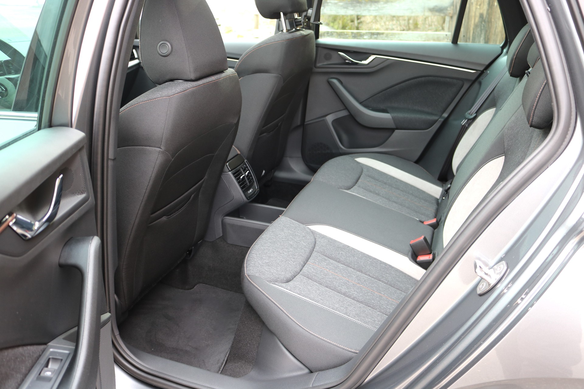 SKODA Scala 1.0 TSI Selection DSG-image-12