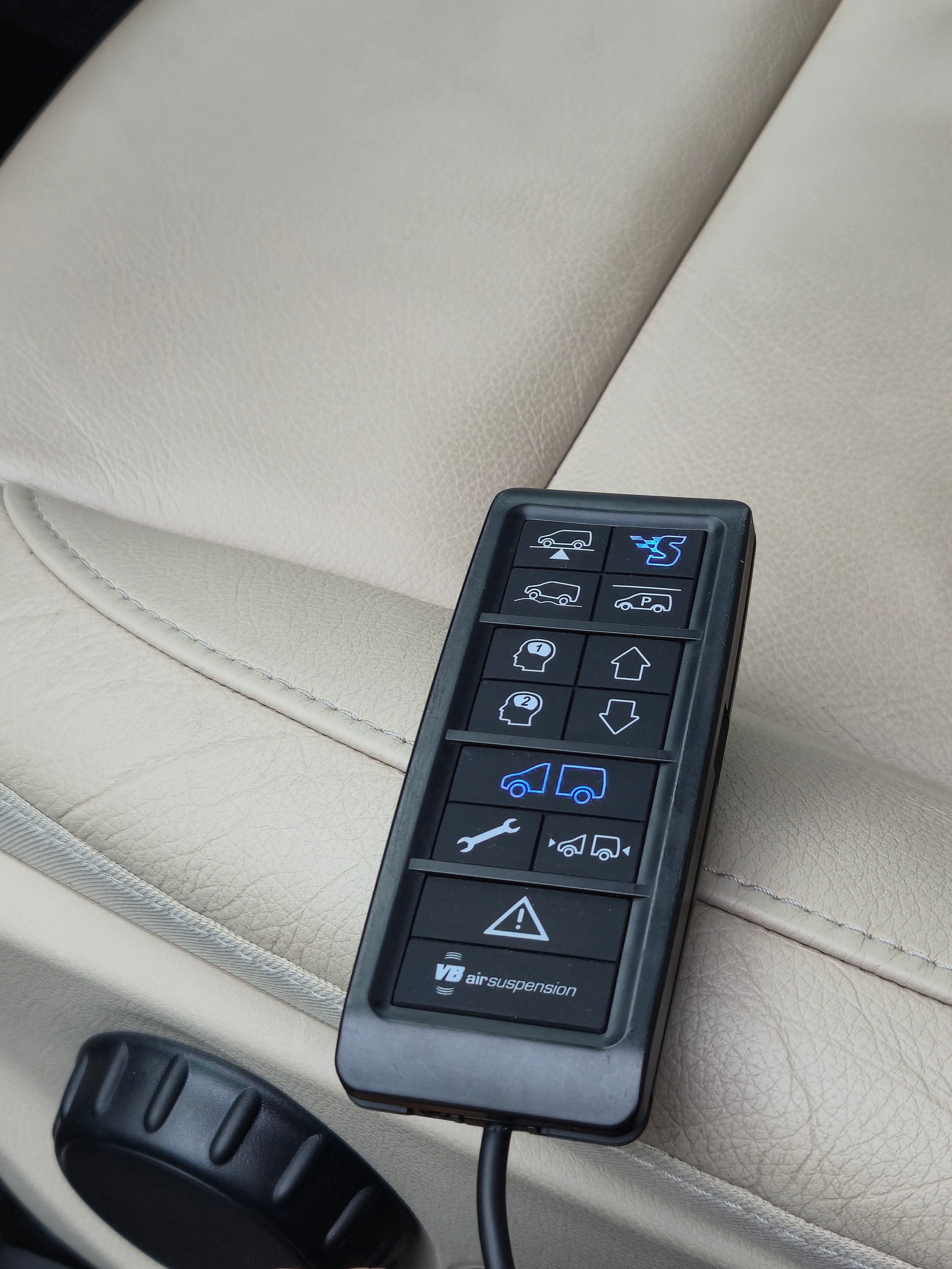 MERCEDES-BENZ Marco Polo 300 d AMG 4M Automat Airsuspension-image-3