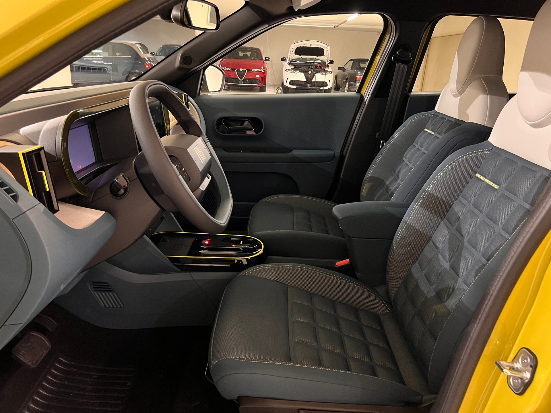 FIAT Grande Panda Elektro La Prima-image-8