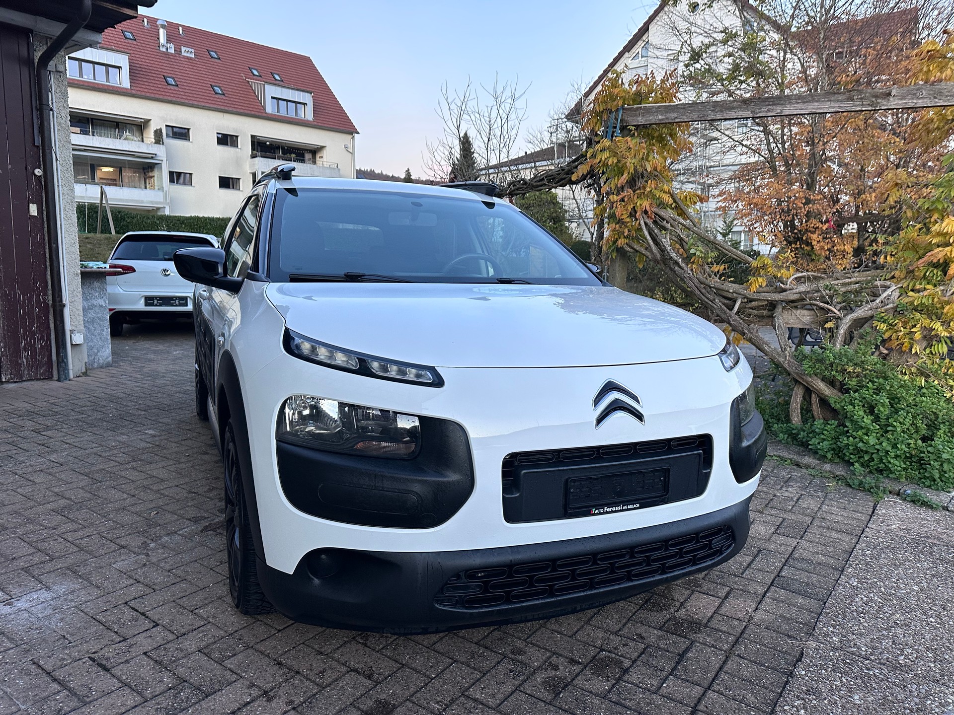 CITROEN C4 Cactus 1.6 BlueHDi-image-1