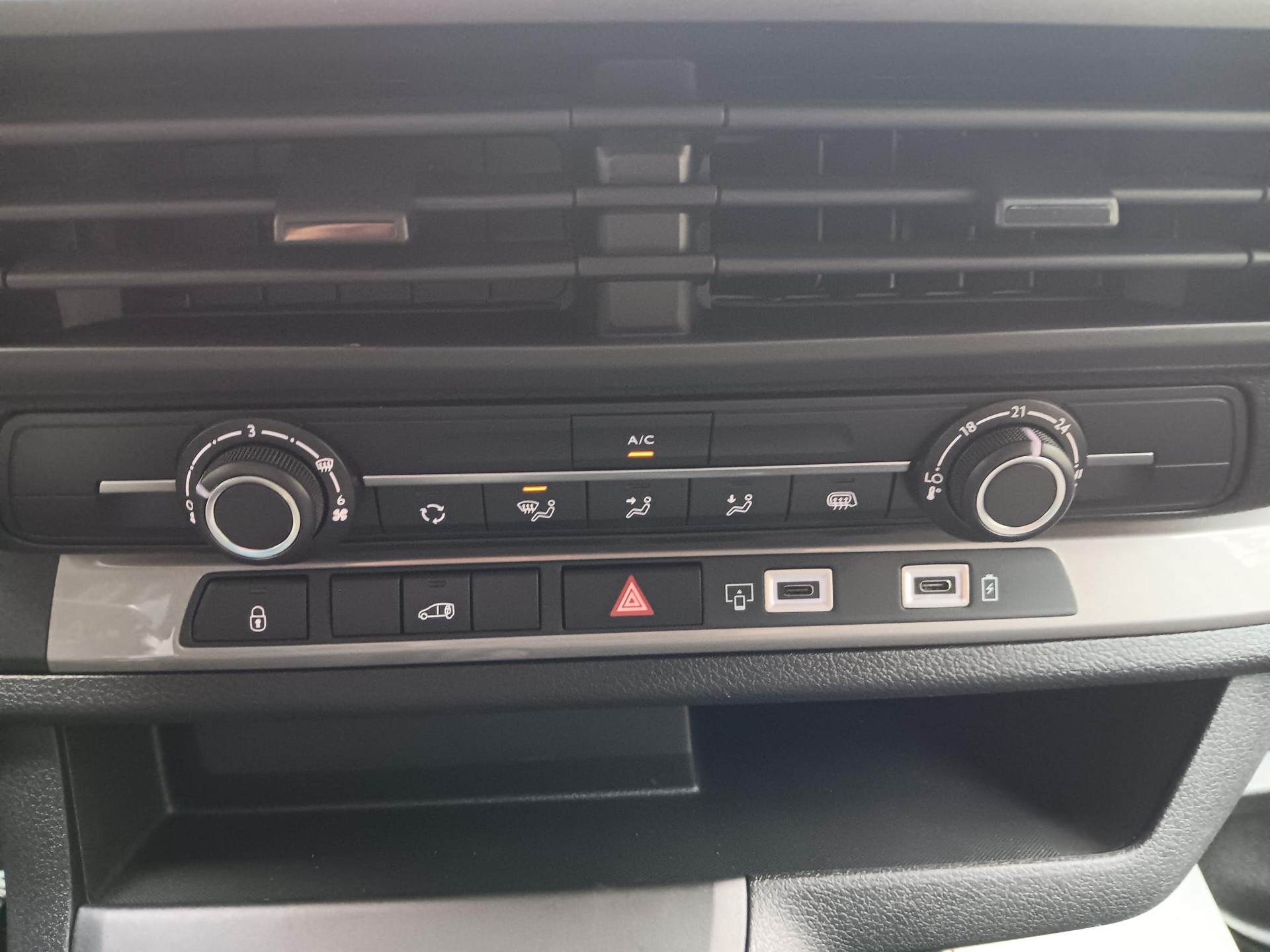 CITROEN Jumpy 1.5 BlueHDi 120 M-image-8