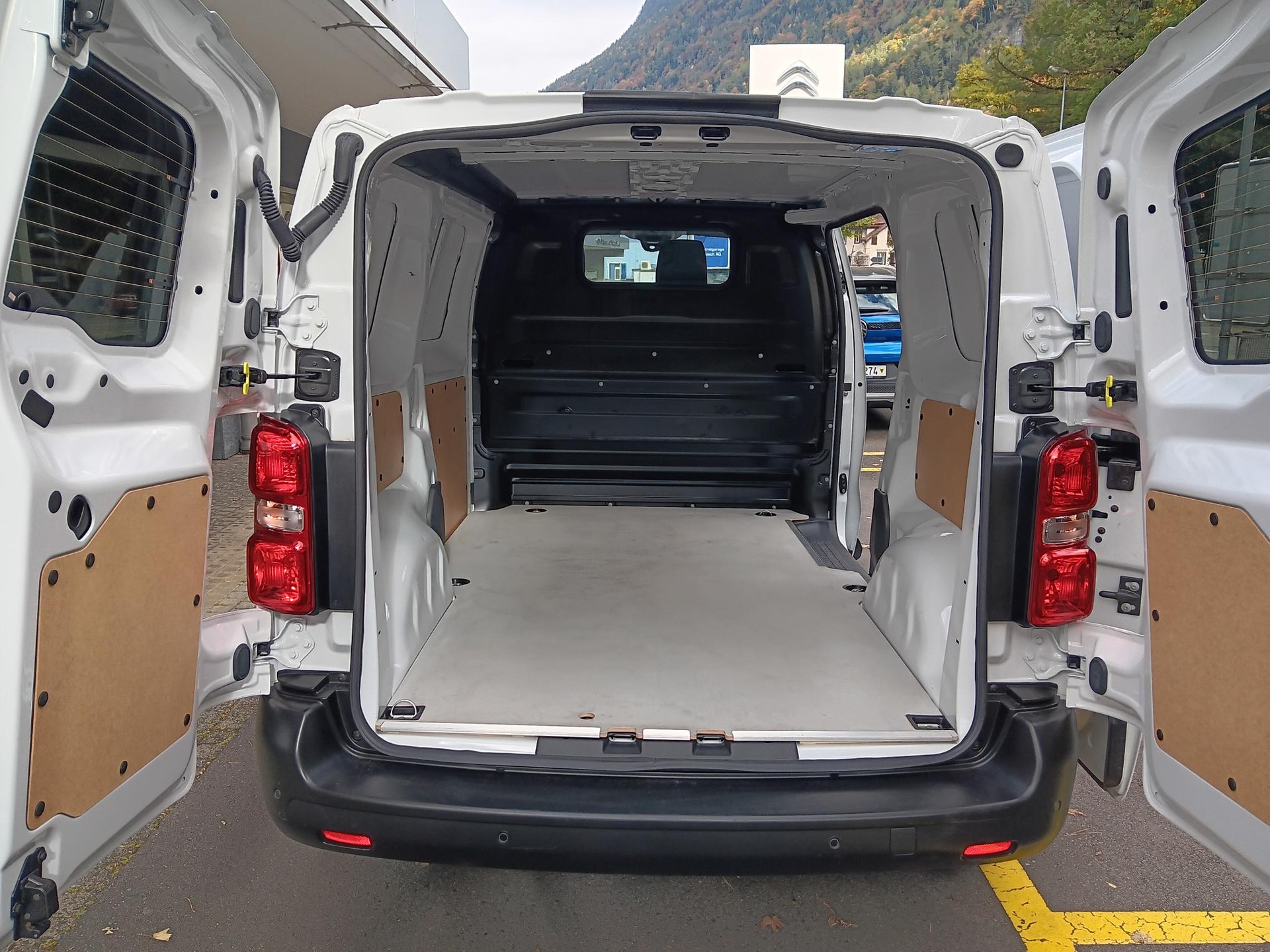CITROEN Jumpy 1.5 BlueHDi 120 M-image-6