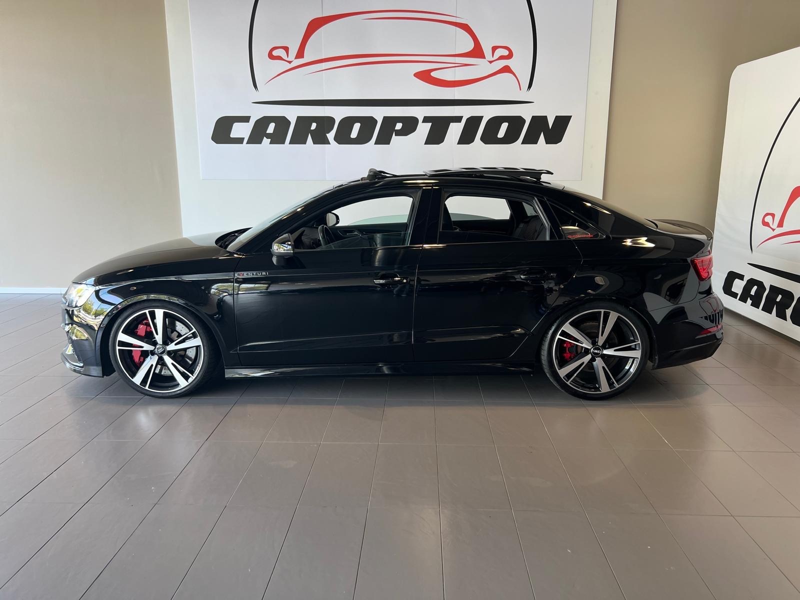 AUDI RS3 Limousine 2.5 TSI quattro S-tronic-image-6