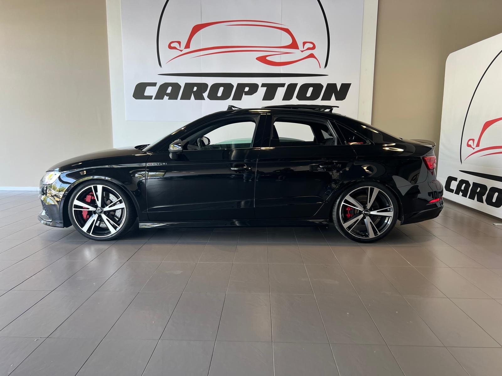 AUDI RS3 Limousine 2.5 TSI quattro S-tronic-showroom-element-1