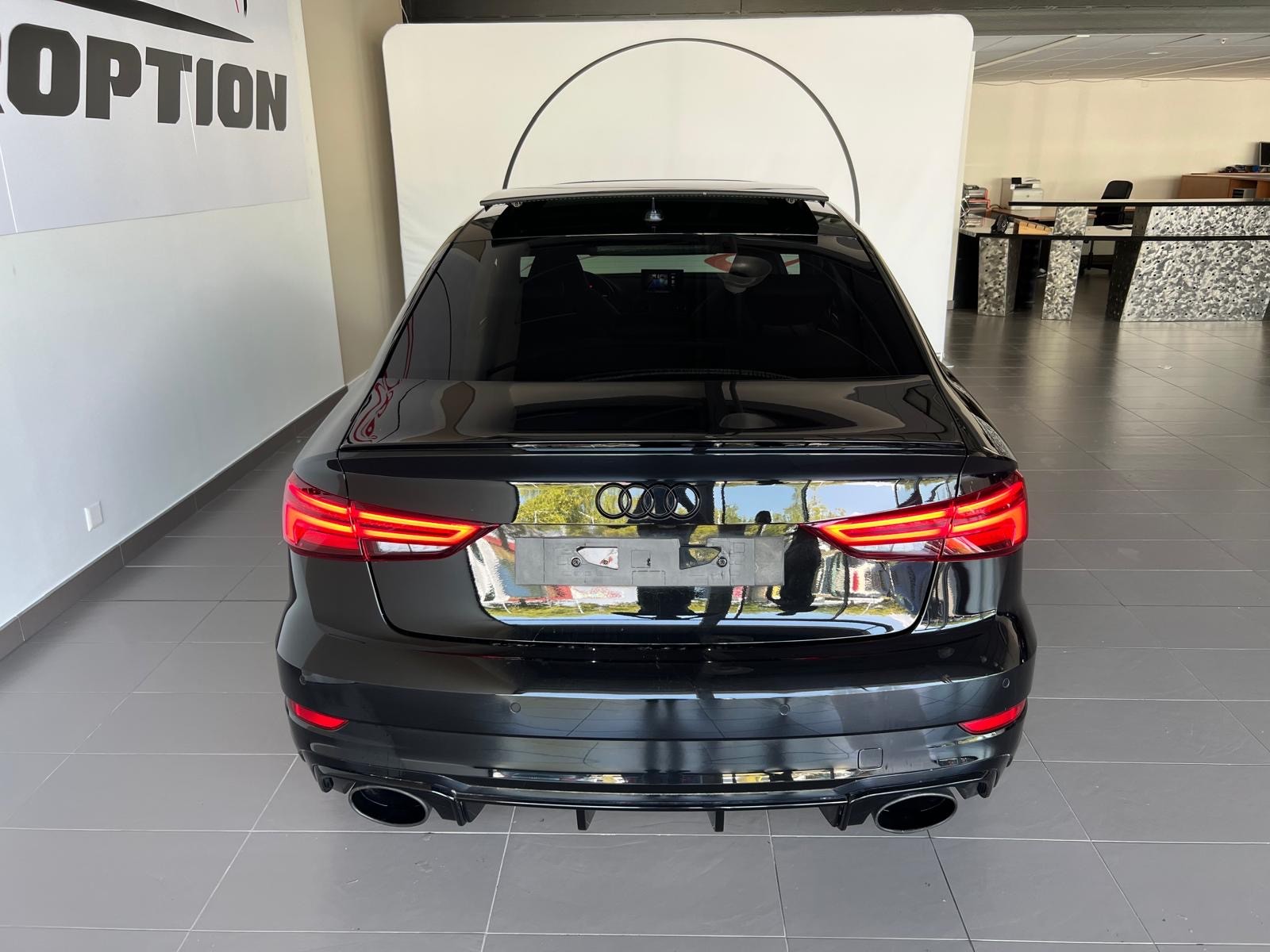 AUDI RS3 Limousine 2.5 TSI quattro S-tronic-image-11