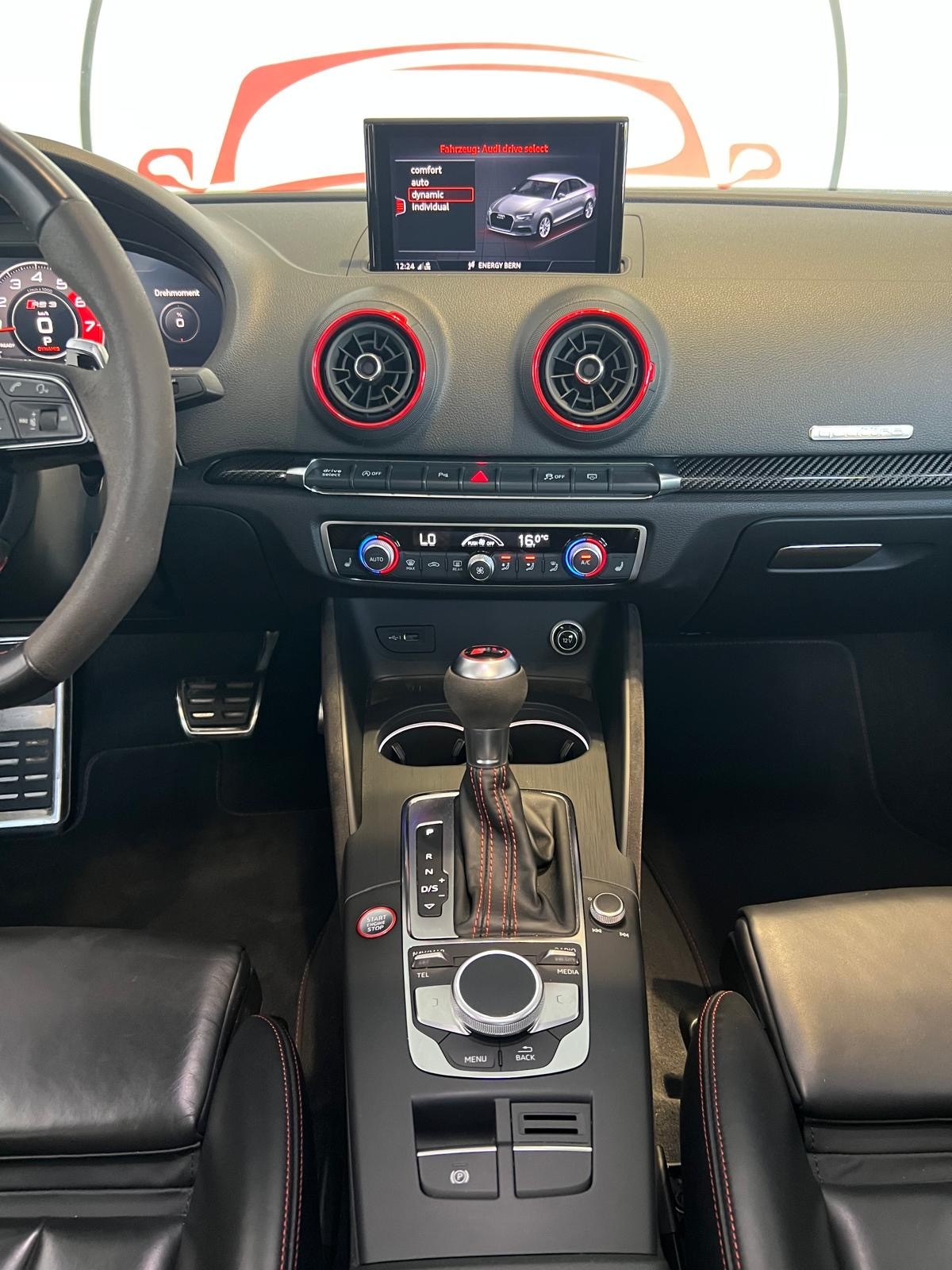 AUDI RS3 Limousine 2.5 TSI quattro S-tronic-image-21