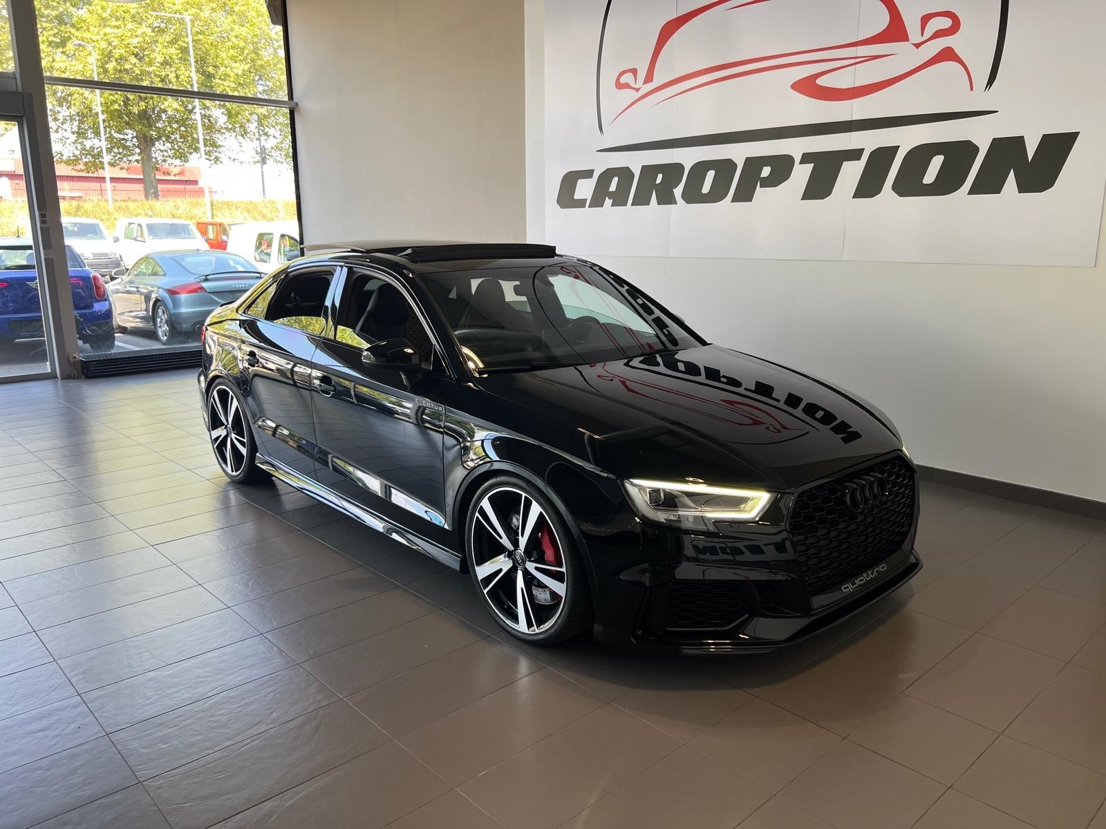 AUDI RS3 Limousine 2.5 TSI quattro S-tronic-image-4