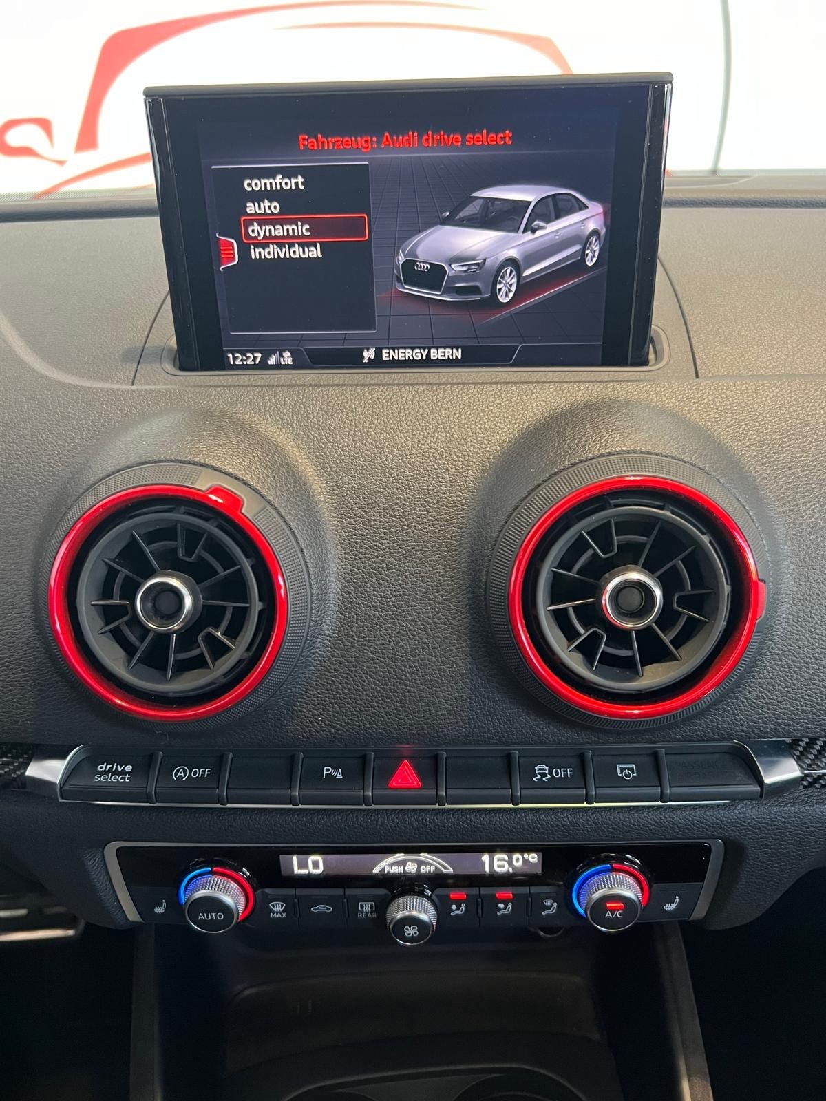 AUDI RS3 Limousine 2.5 TSI quattro S-tronic-image-23