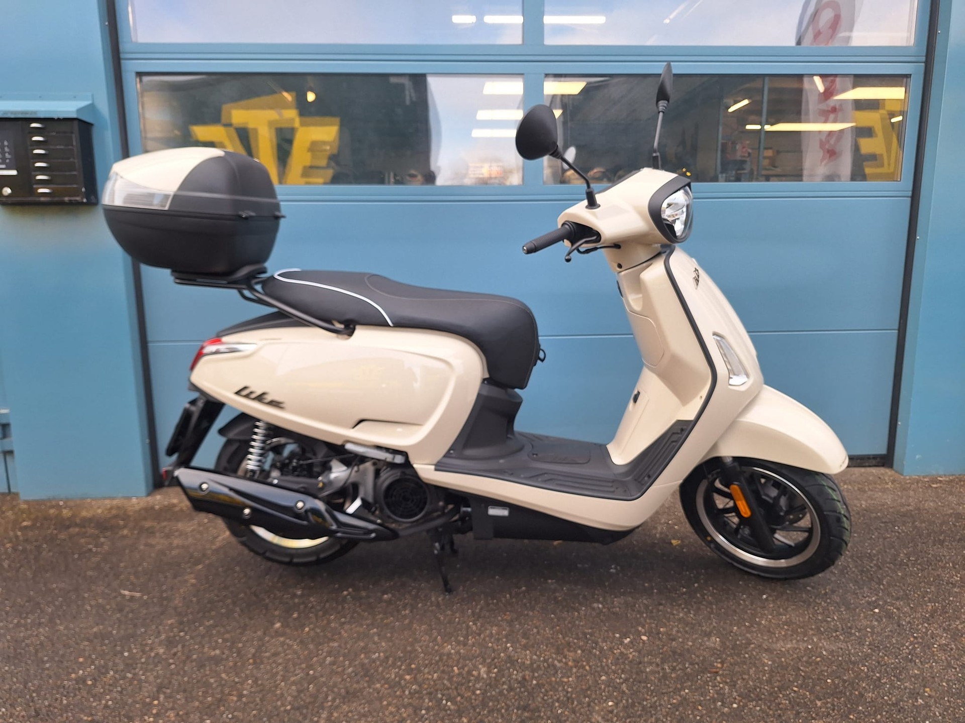KYMCO Like 125i ABS Topcase-image-1