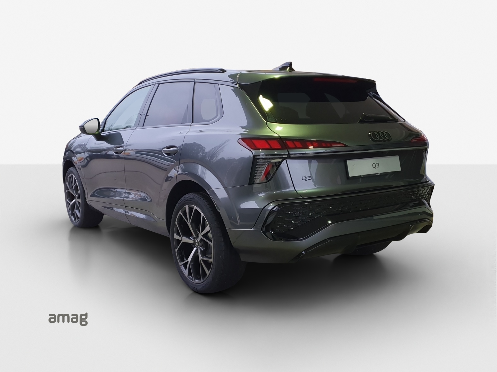 AUDI Q3 SUV 110 kW TFSI S tronic-image-2