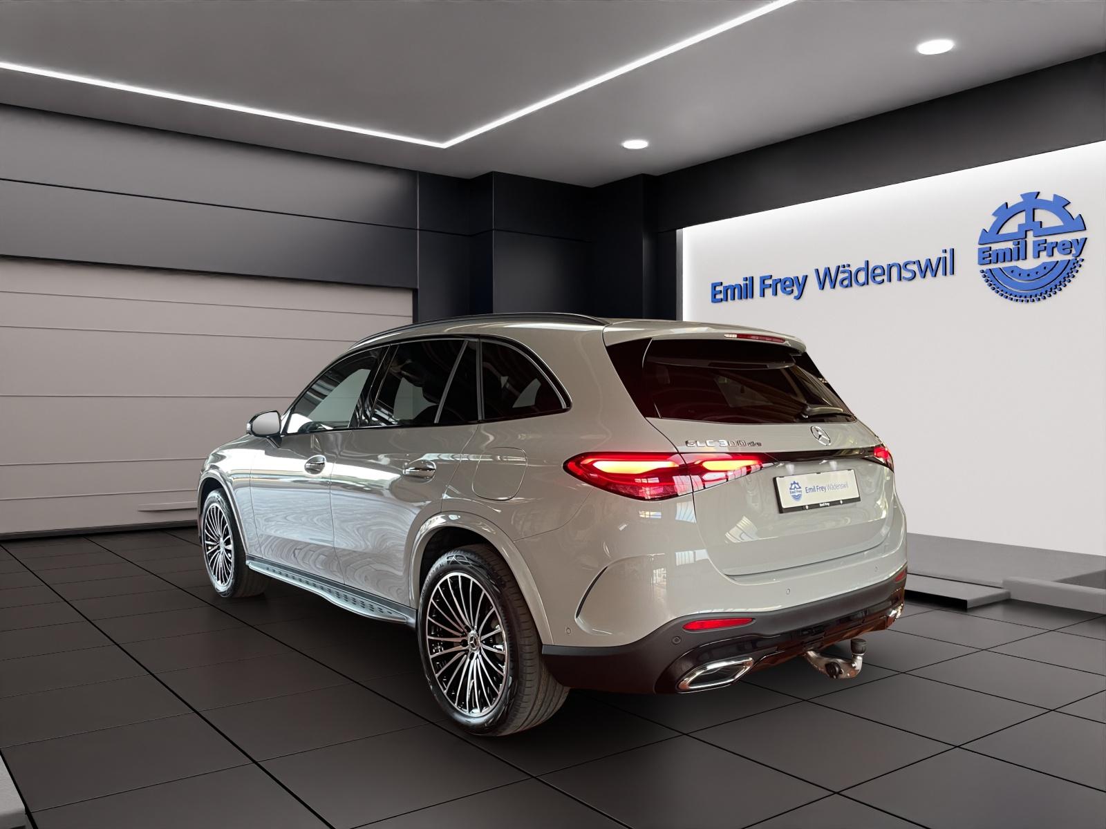 MERCEDES-BENZ GLC 300 de 4MATIC EQ Star AMG Line-image-2
