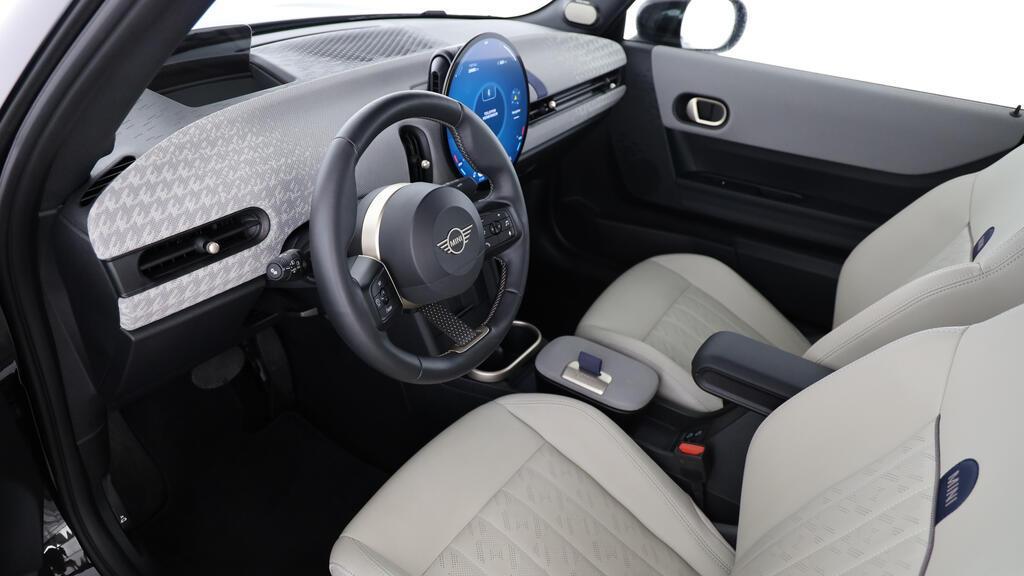 MINI Cooper S Cabrio-image-16