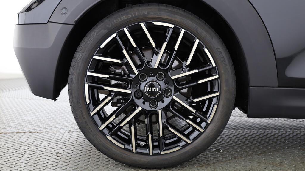 MINI Cooper S Cabrio-image-8