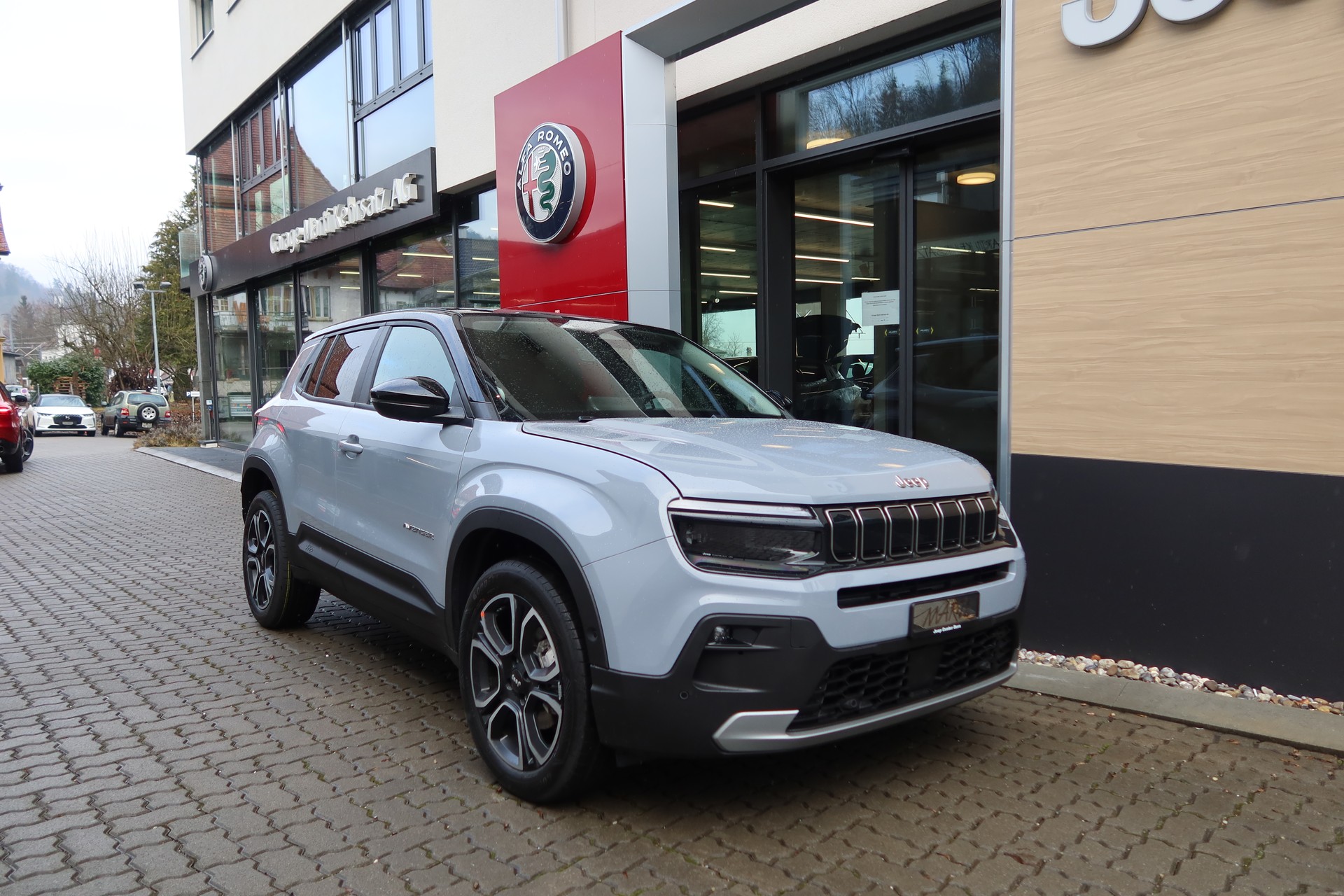 JEEP Avenger 1.2 T Summit Sky-image-1