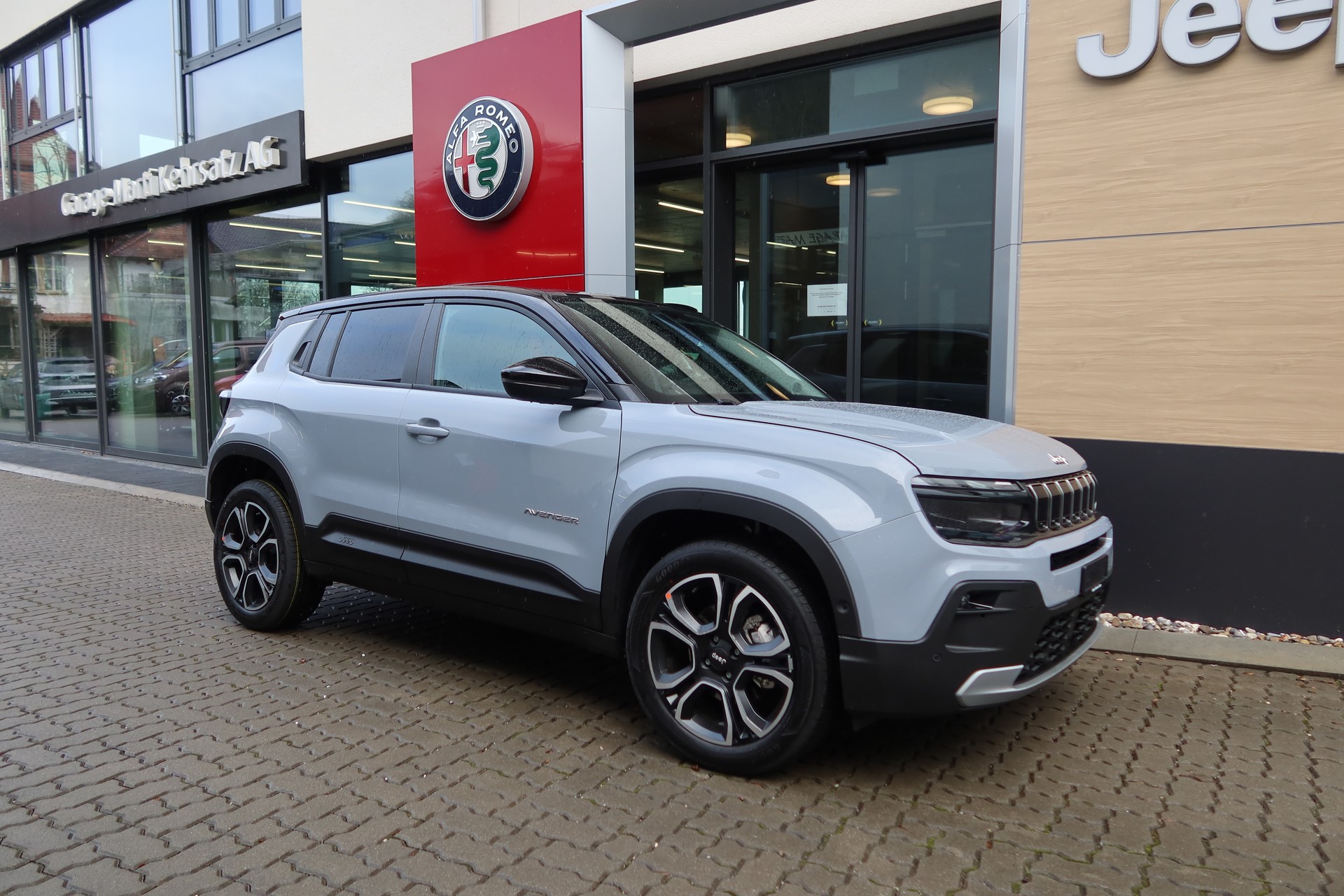 JEEP Avenger 1.2 T Summit Sky-image-2