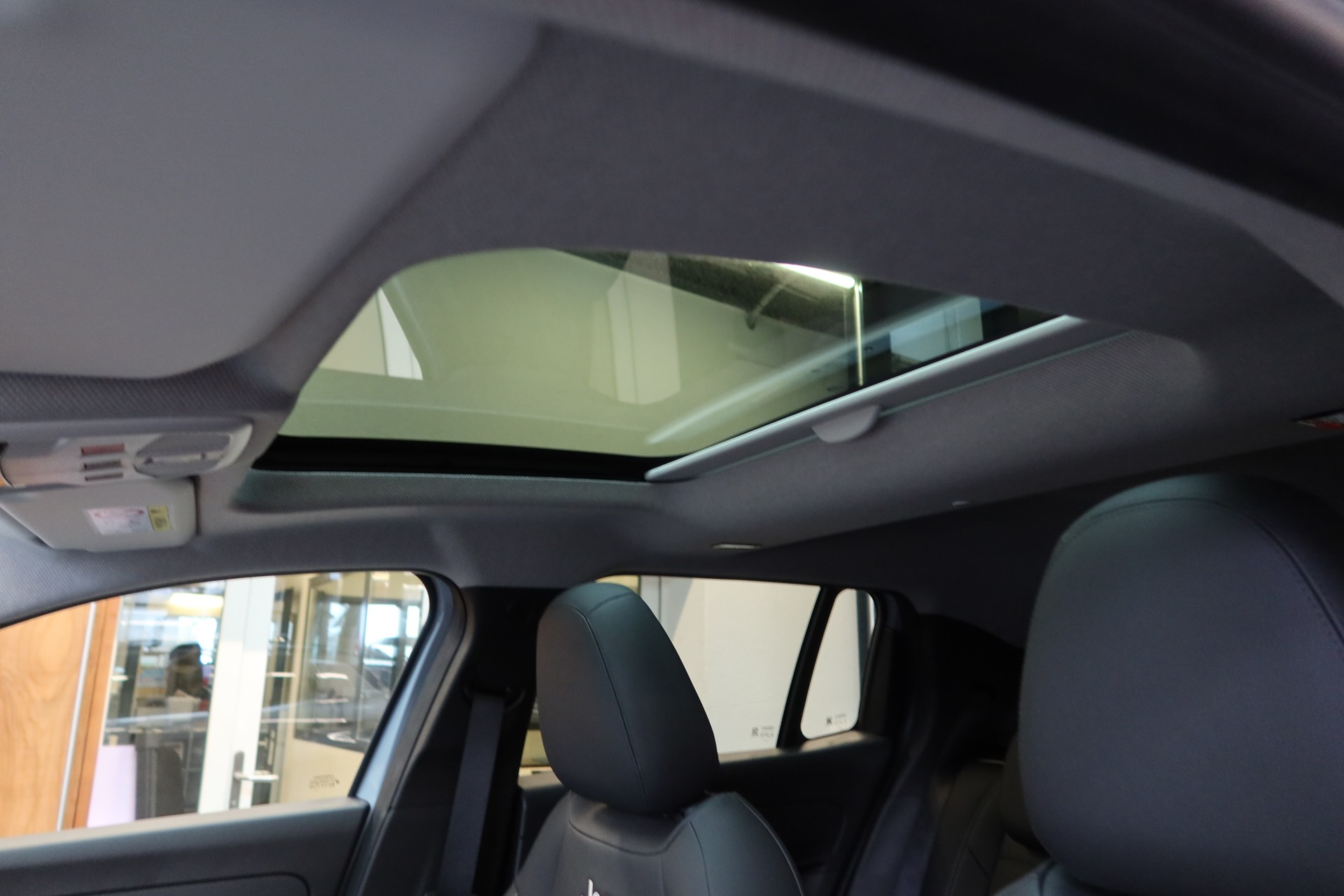 JEEP Avenger 1.2 T Summit Sky-image-11