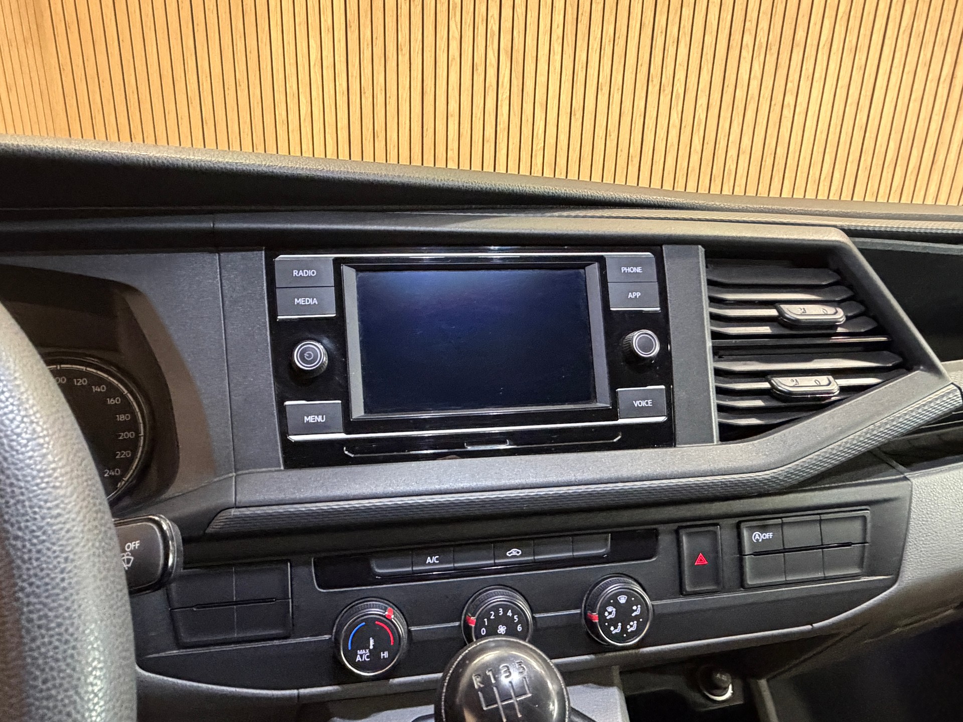 VW T6.1 2.0 TDI TRANSPORTER 3 Plätzer-image-9