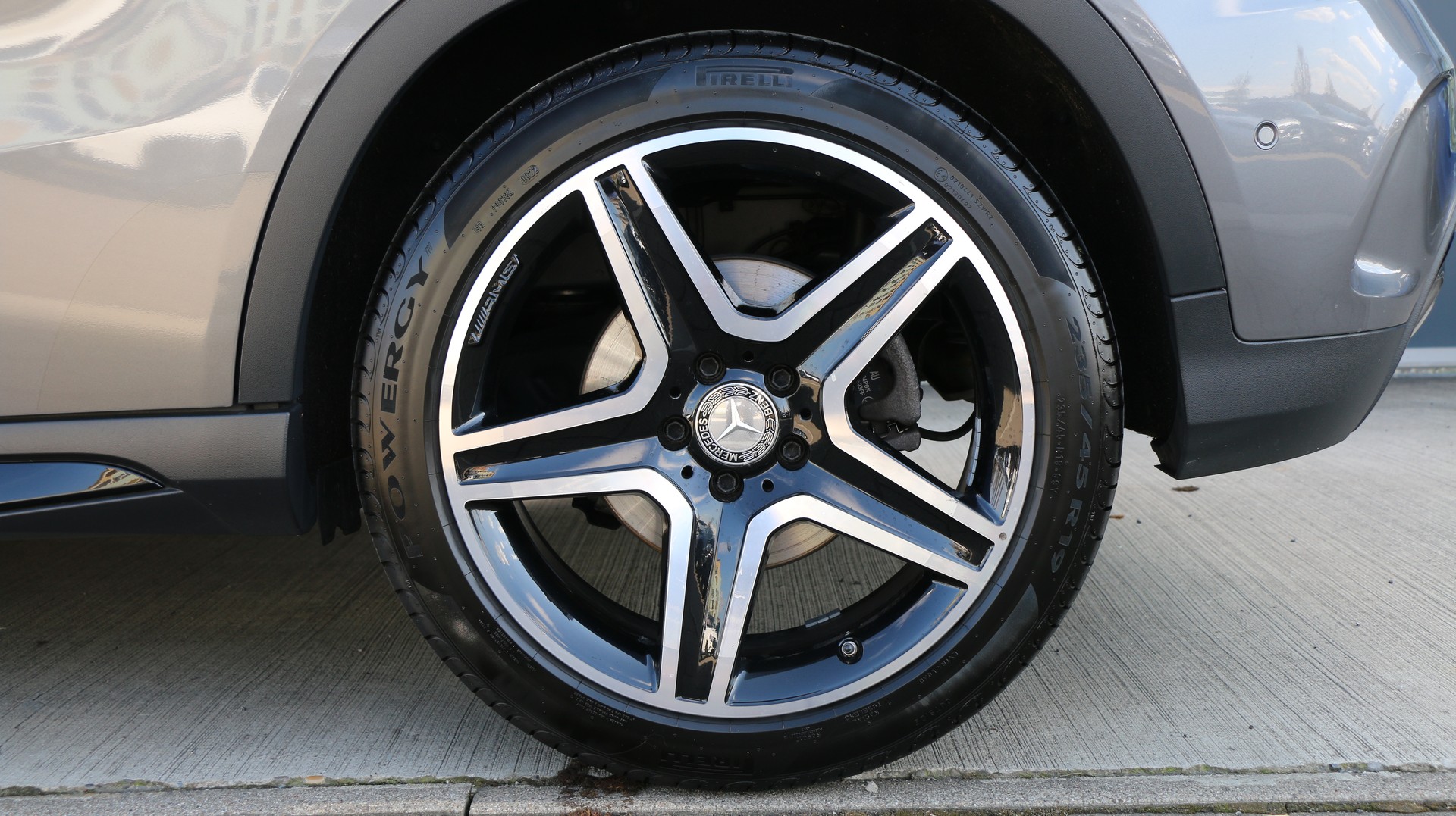 MERCEDES-BENZ GLA 250 AMG Line 4Matic-image-7