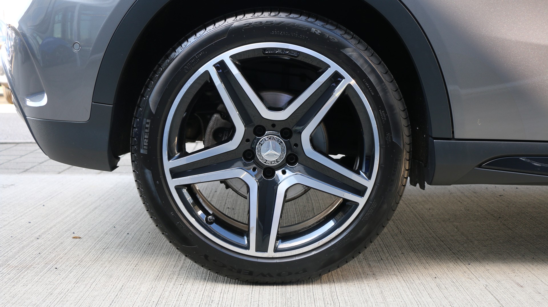 MERCEDES-BENZ GLA 250 AMG Line 4Matic-image-8