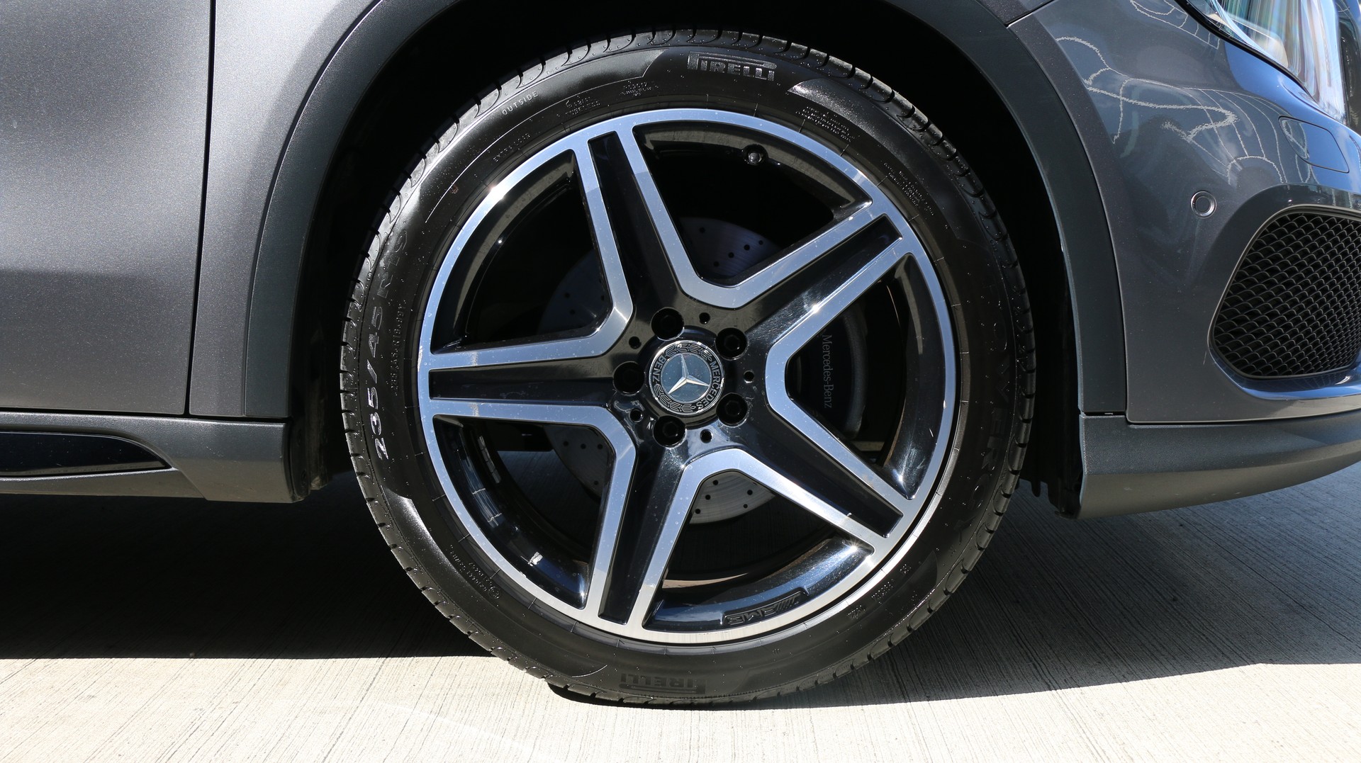 MERCEDES-BENZ GLA 250 AMG Line 4Matic-image-9