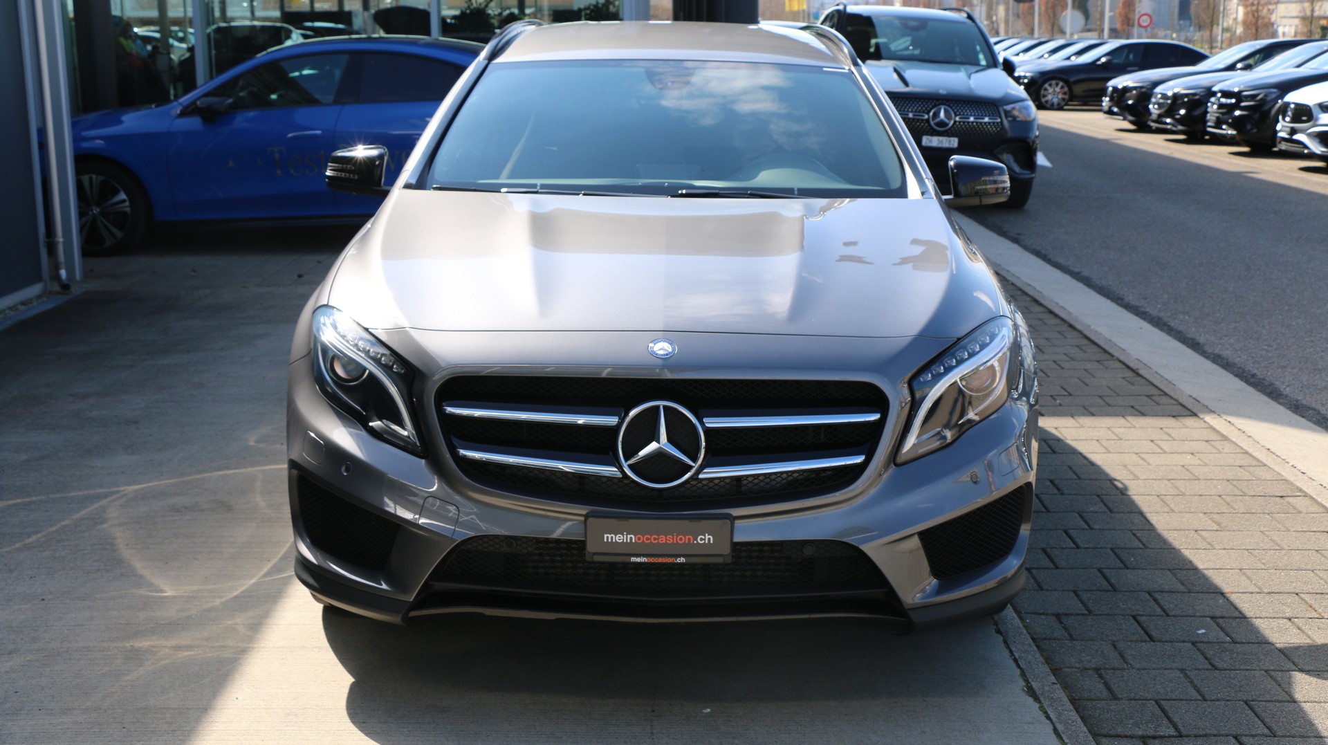 MERCEDES-BENZ GLA 250 AMG Line 4Matic-image-1