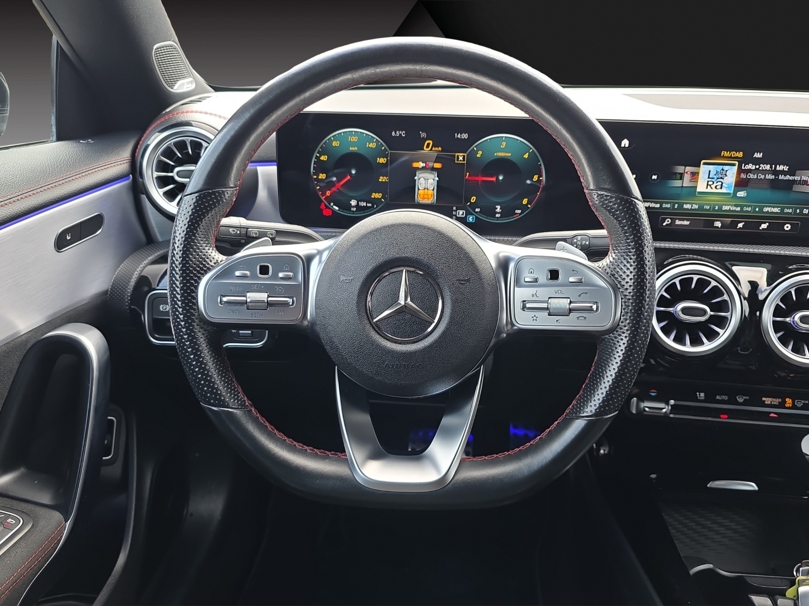 MERCEDES-BENZ CLA Shooting Brake 200 d 4Matic AMG Line-image-8
