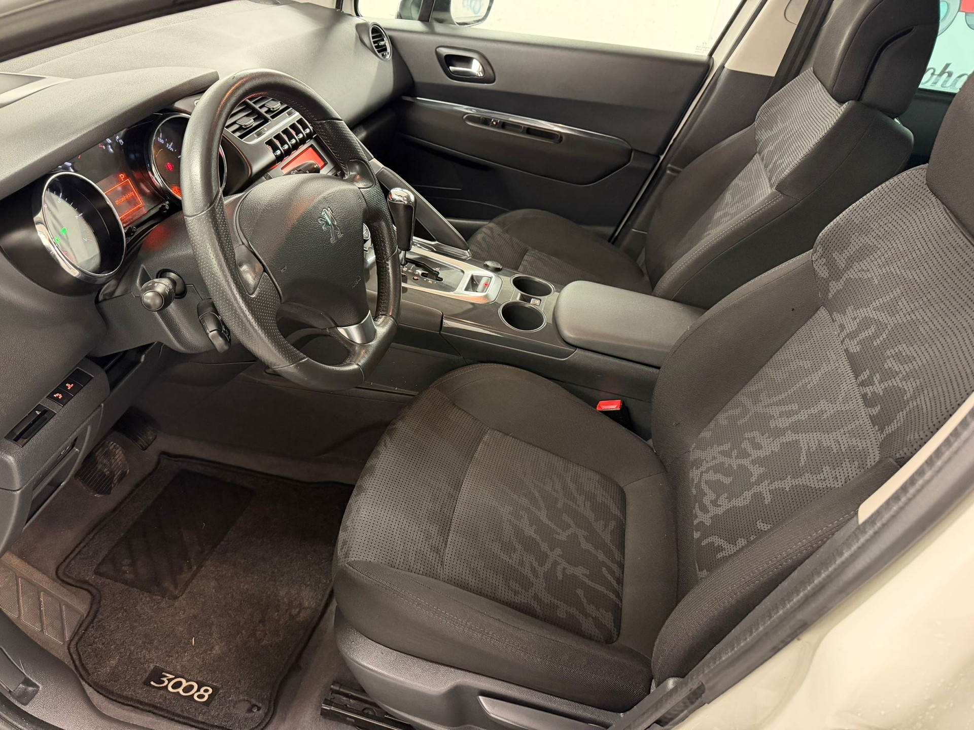 PEUGEOT 3008 1.6 16V T Sport Pack Tiptronic-image-8