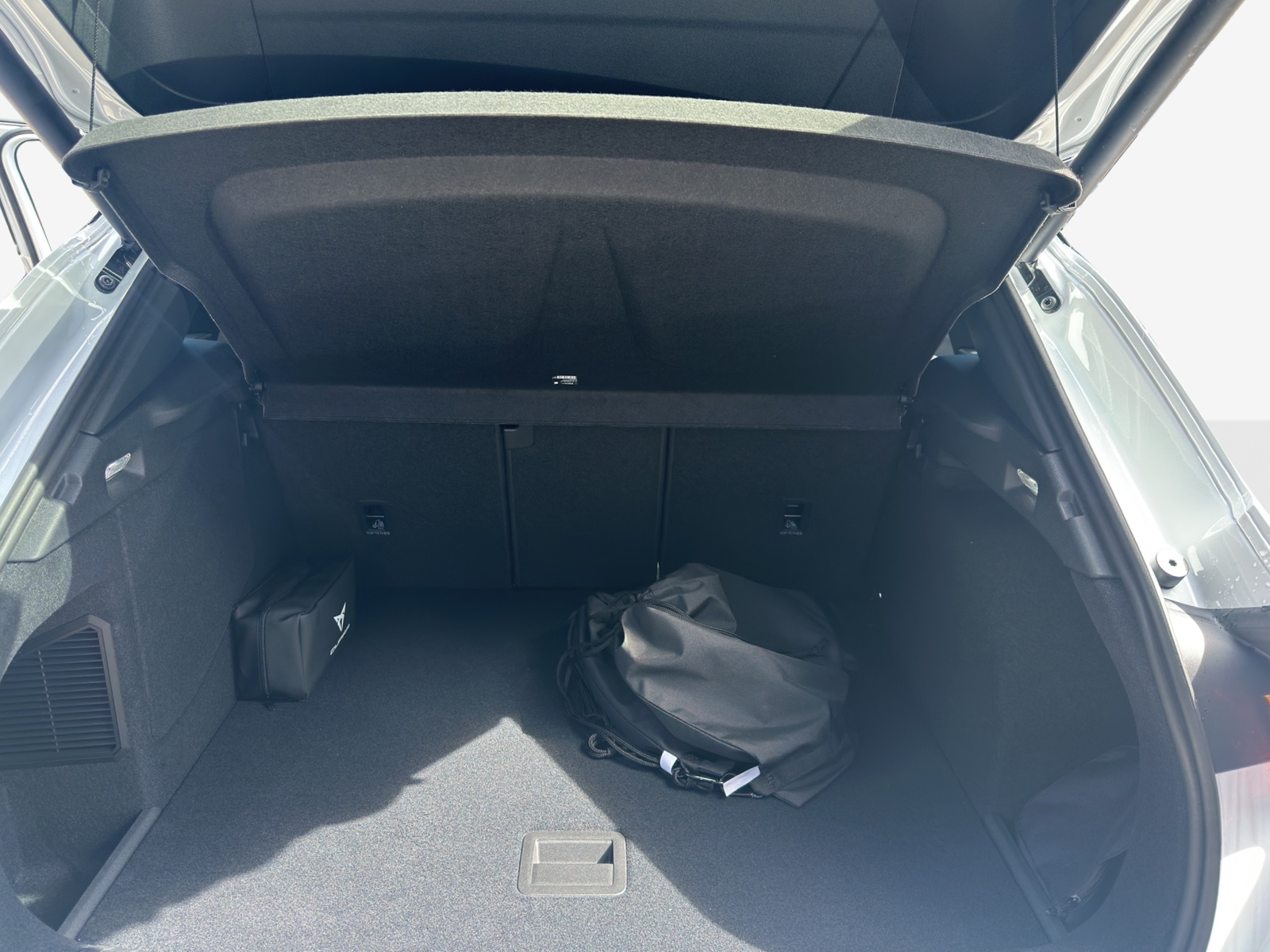 CUPRA Terramar 1.5 eHybrid Prime Edition VZ DSG-image-12