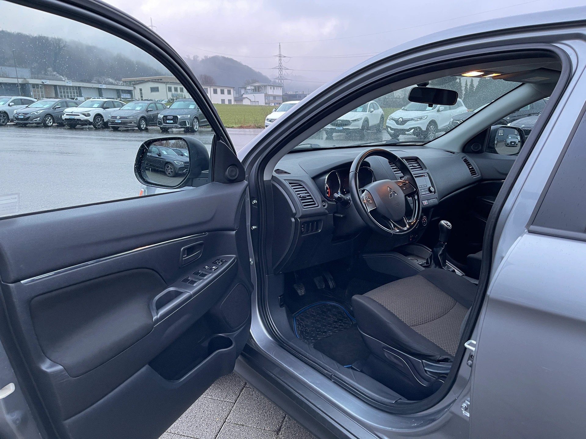 MITSUBISHI ASX 1.6 Haru 2WD-image-6