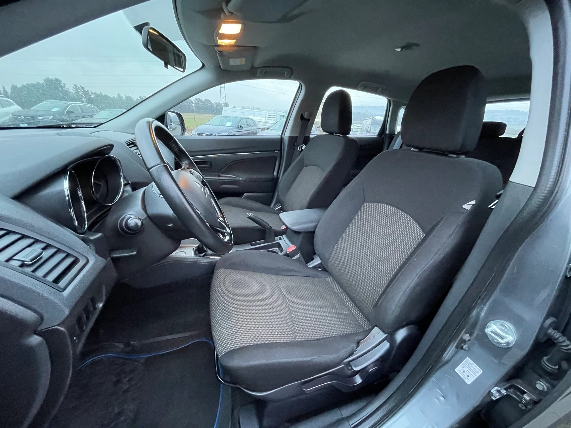 MITSUBISHI ASX 1.6 Haru 2WD-image-11