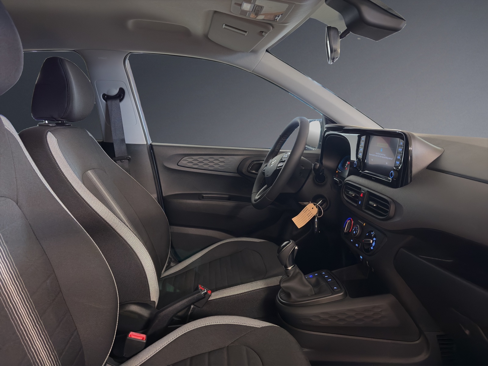 HYUNDAI i10 1.2 Amplia Aut.-image-9