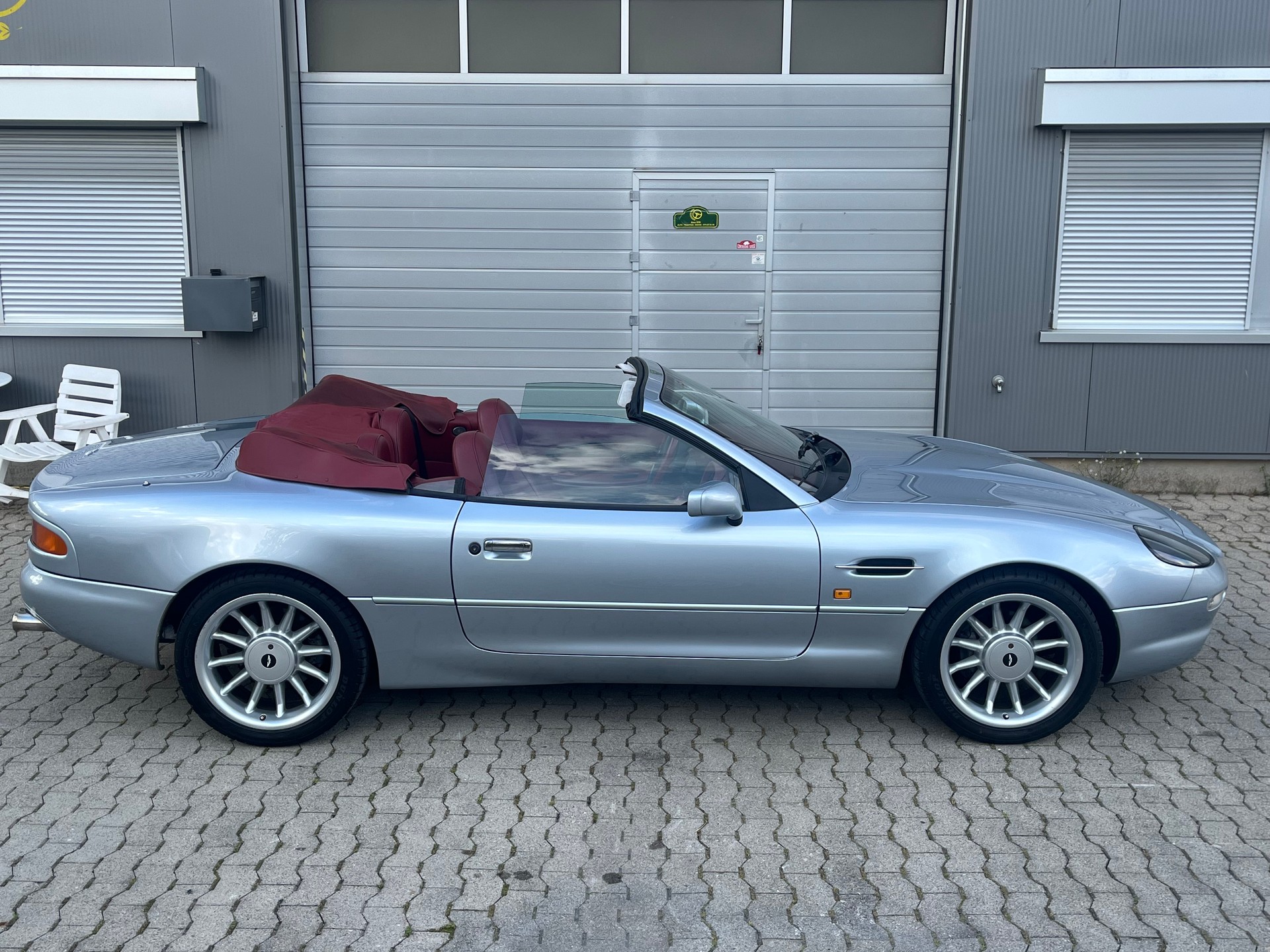 ASTON MARTIN DB7 Volante-image-2