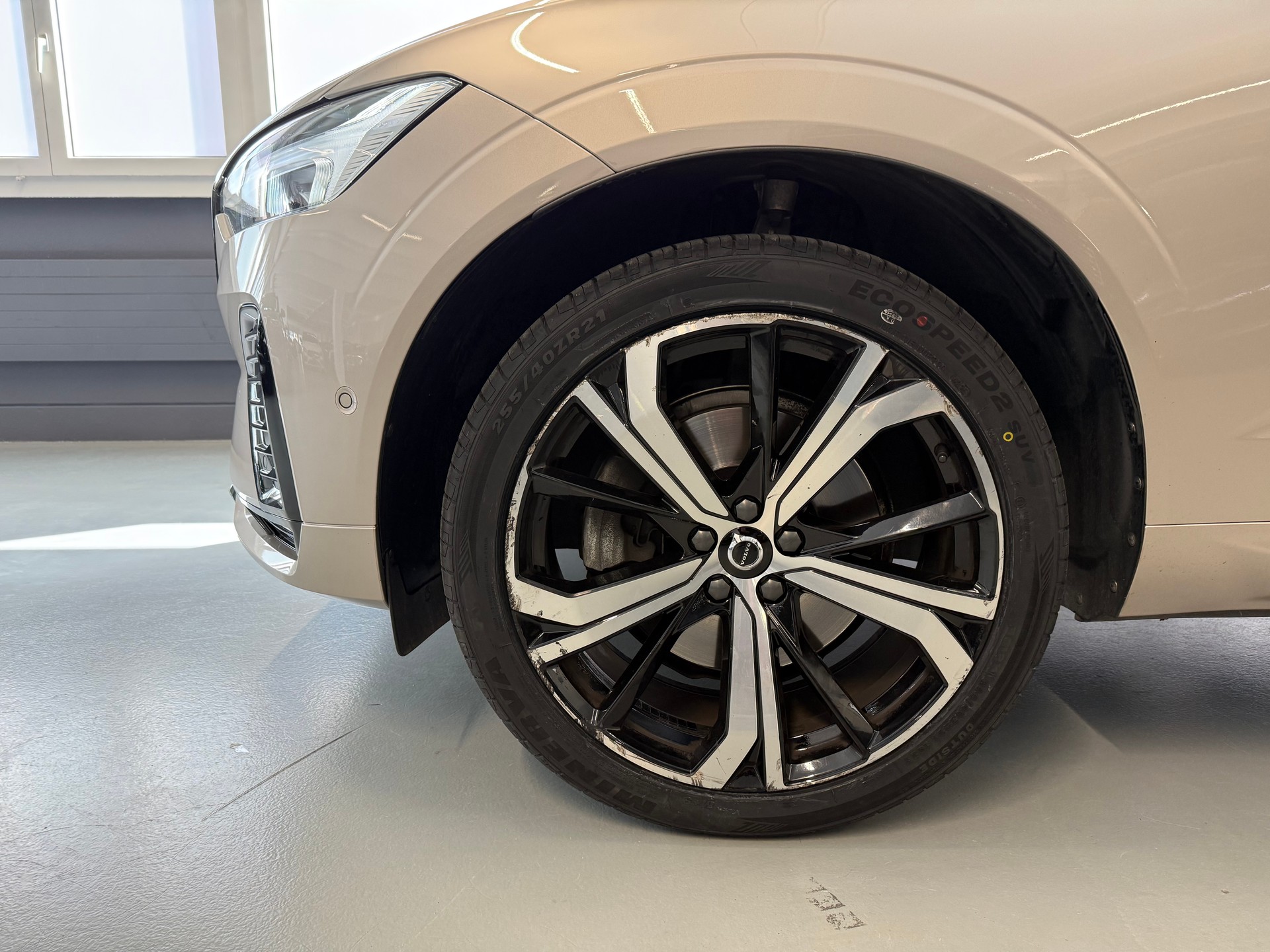 VOLVO XC60 B5 Benzin Mild Hybrid AWD Plus Dark Geartronic-image-21