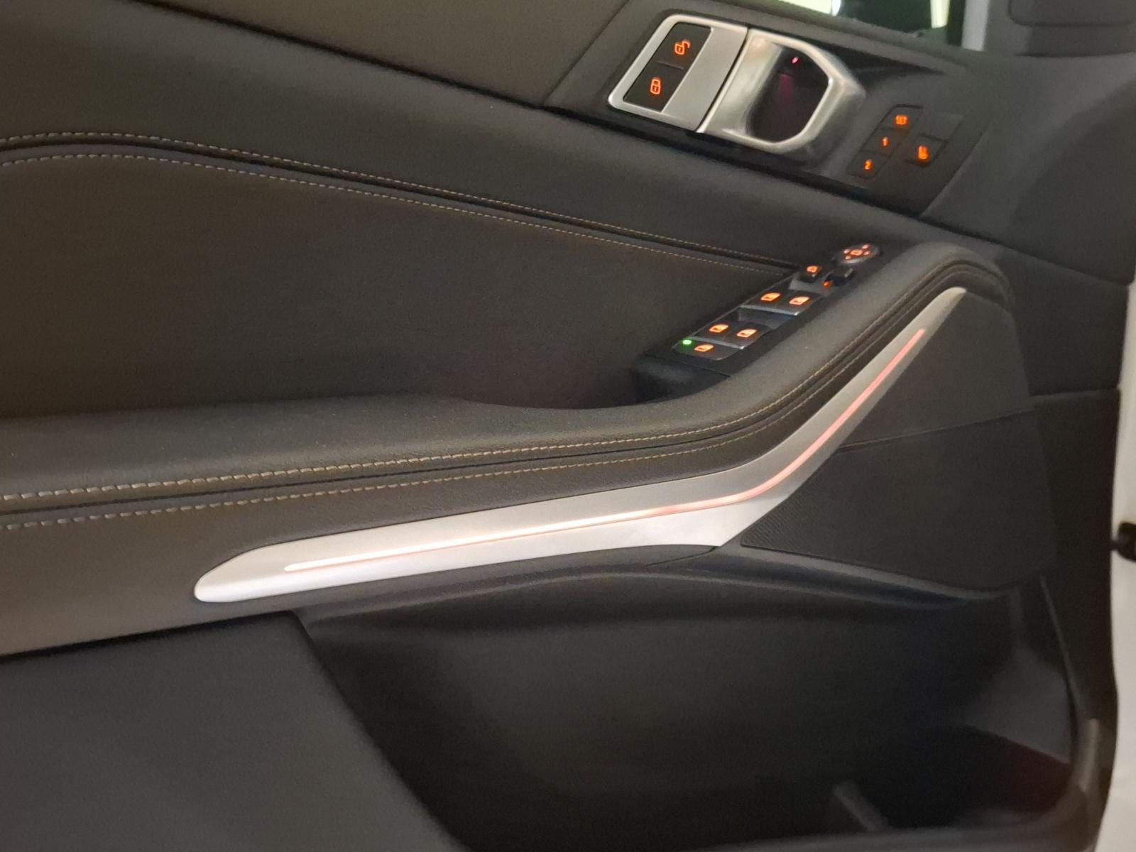 BMW X5 40d xDrive SAG-image-12