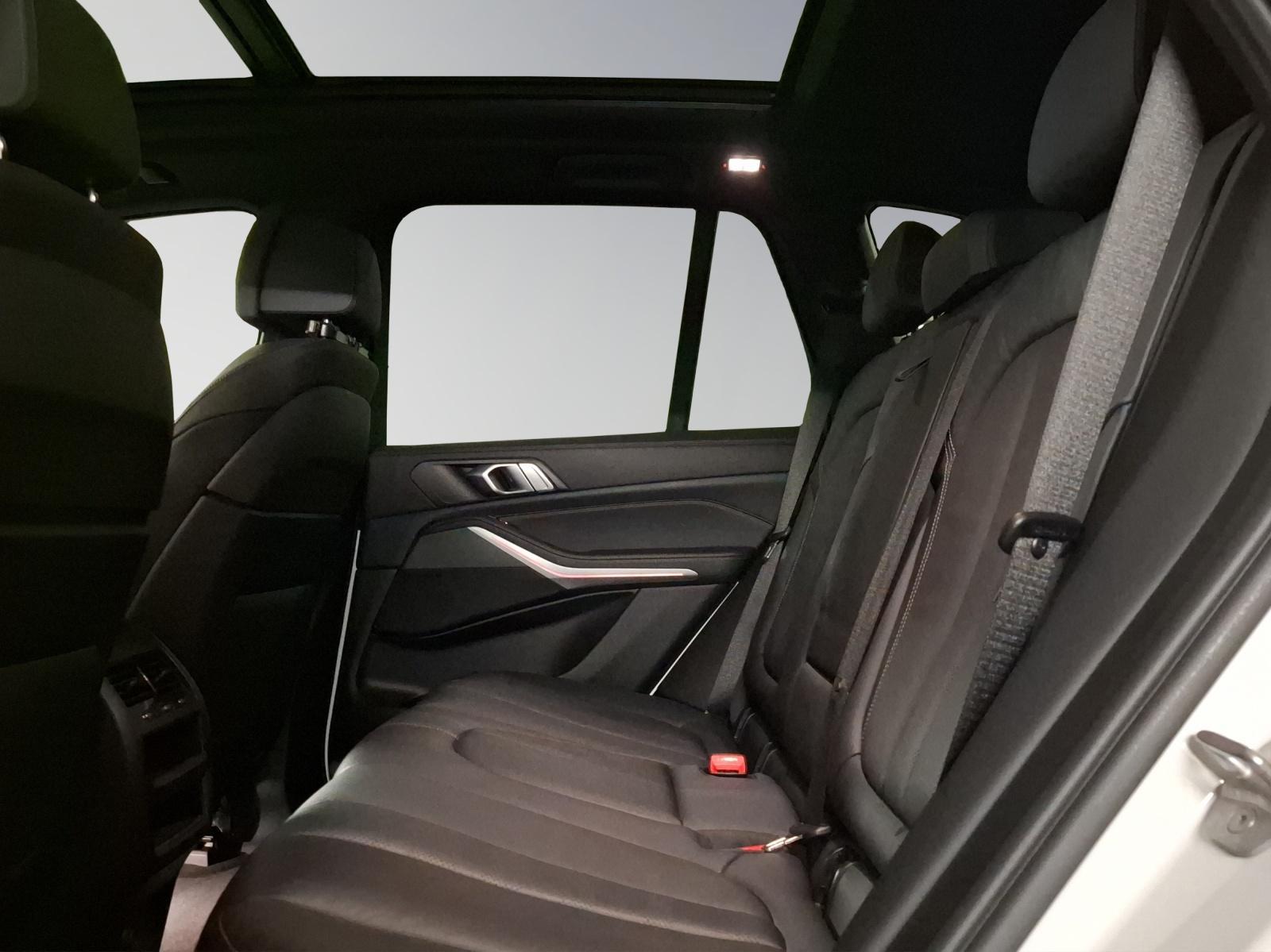 BMW X5 40d xDrive SAG-image-13