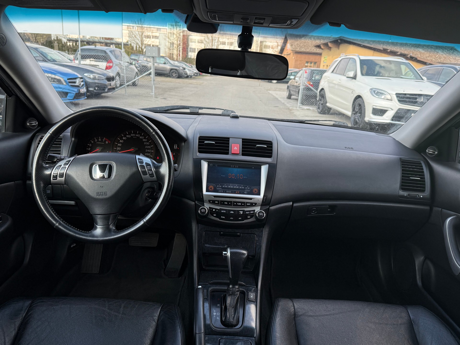 HONDA Accord 2.4i S Executive Automatic / Frisch ab MFK & Service / 190PS / Schiebedach / Leder / PDC / 8-fach bereift-image-8